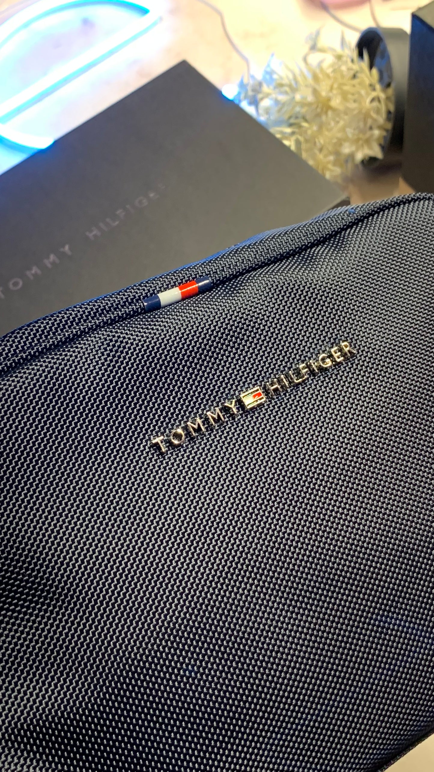 Tommy Hilfiger Handbag With Box - Blue