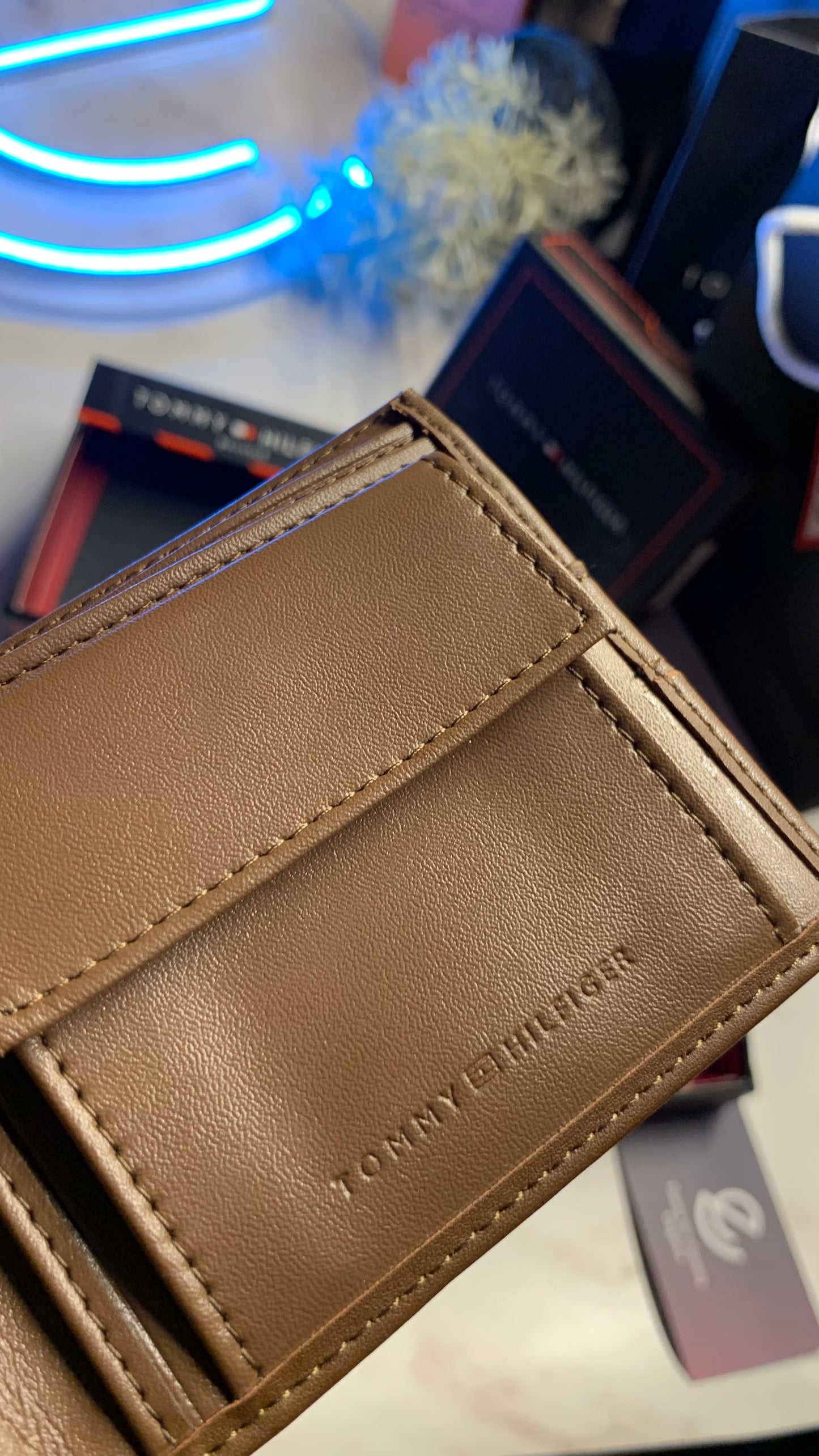 Tommy Hilfiger Wallet - Brown