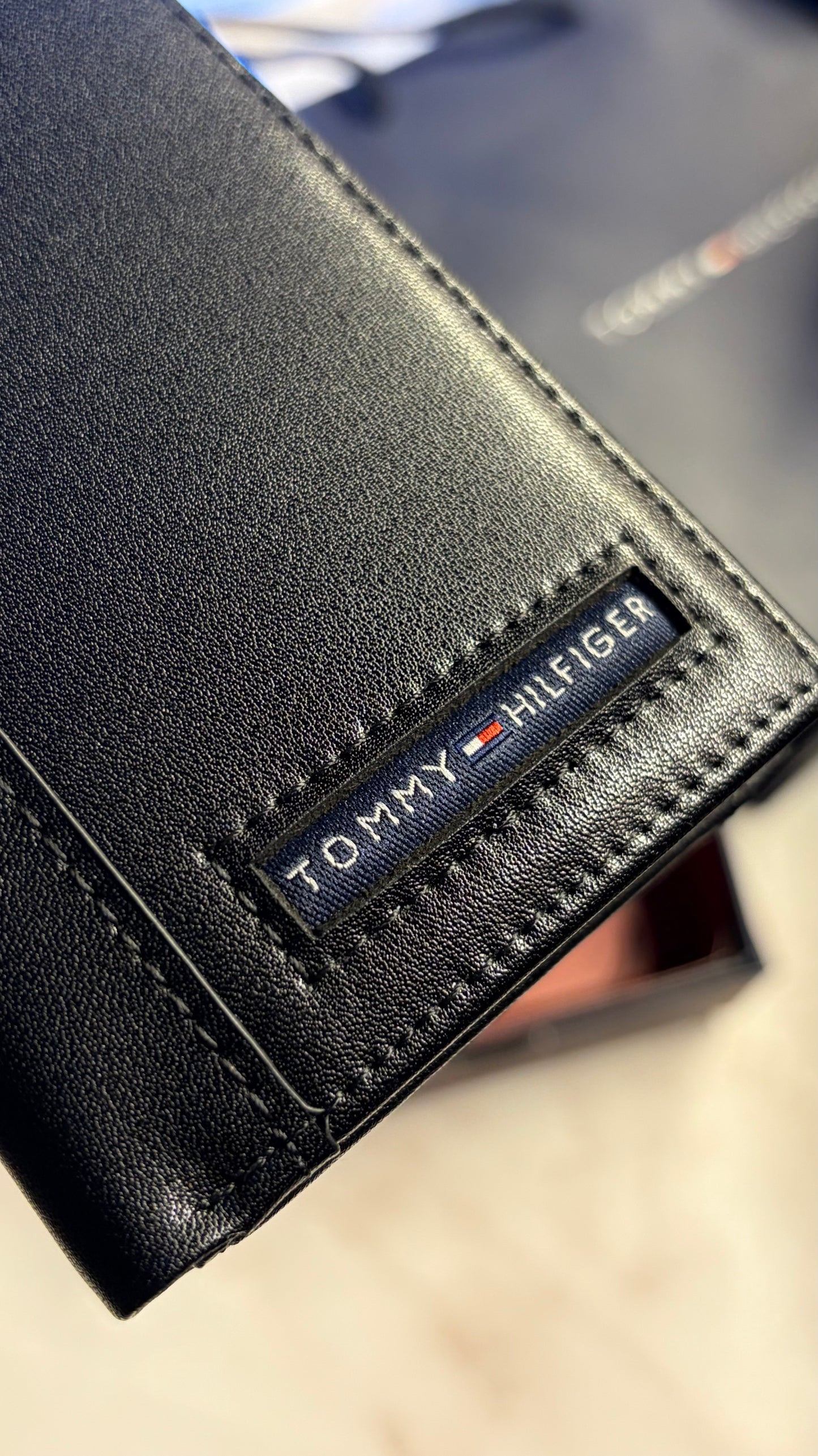 Tommy Hilfiger Trifold Wallet
