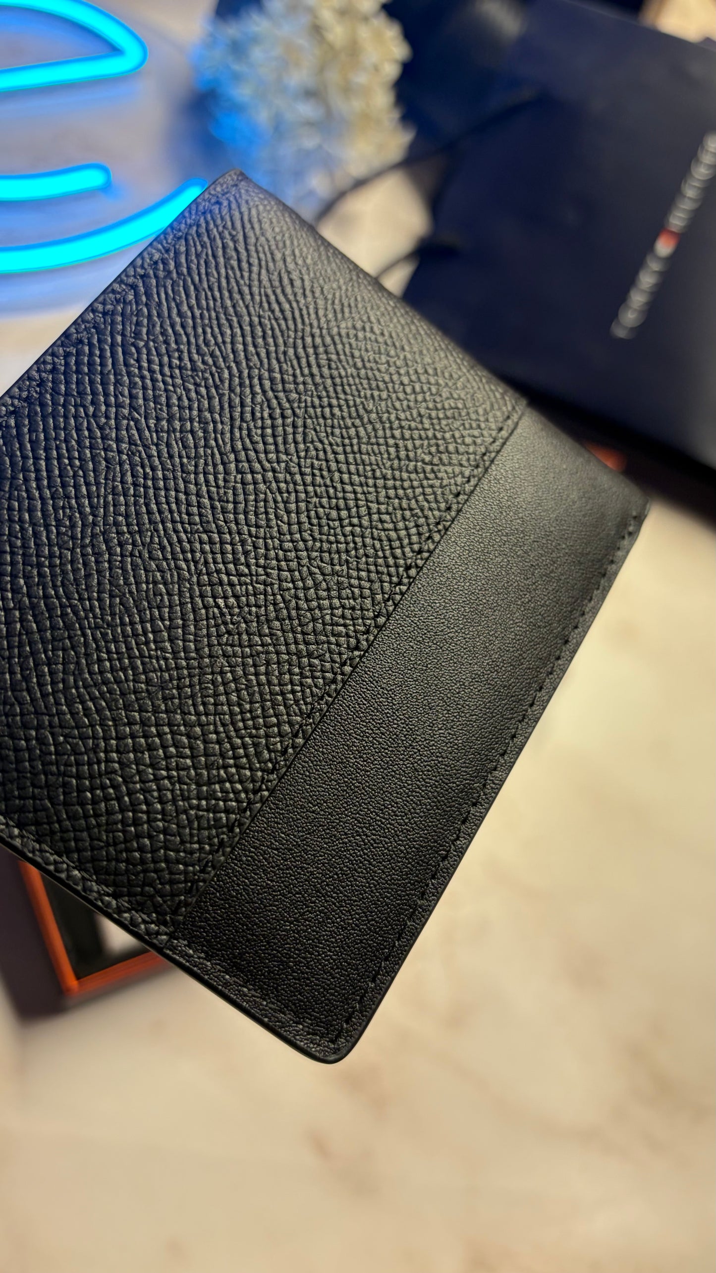 Tommy Hilfiger Men’s Bifold Wallet - Magnetic Closure | RFID Protection