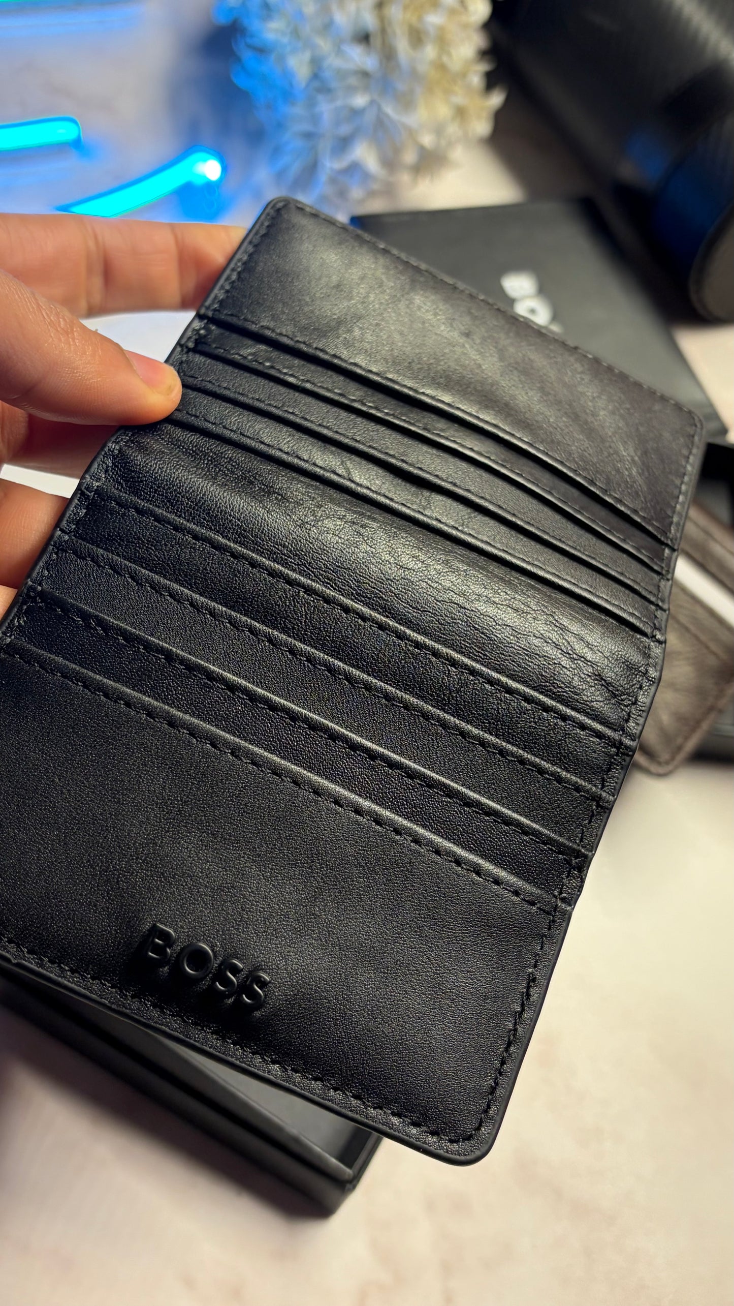 Boss Men’s Bifold Cardholder With Box - Magnetic Closure