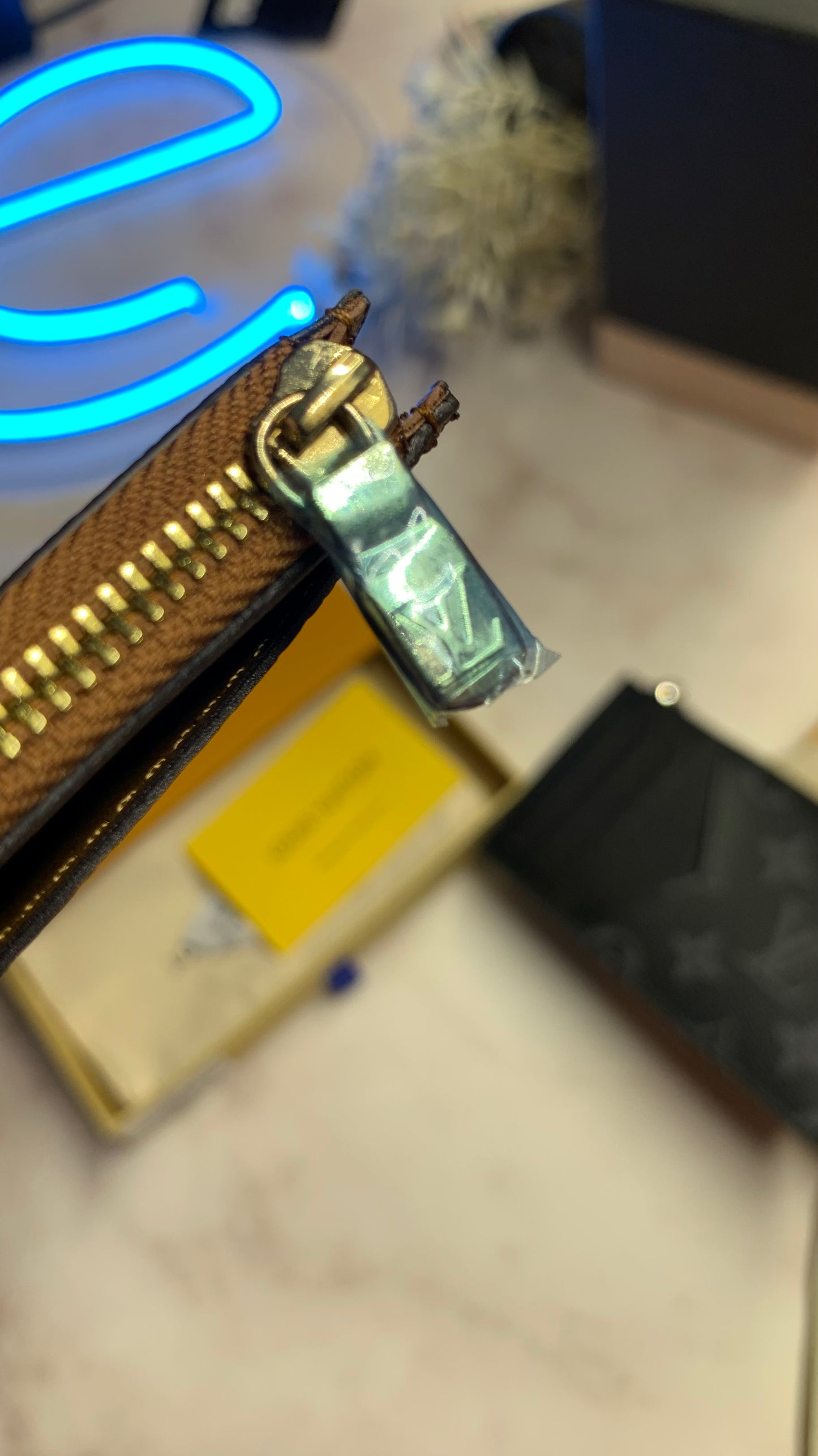 Louis Vuitton Cardholder with zipper - Brown