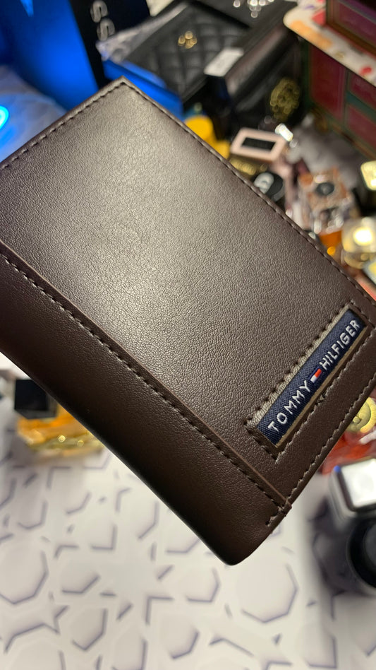 Tommy Hilfiger Trifold Wallet - Dark Brown