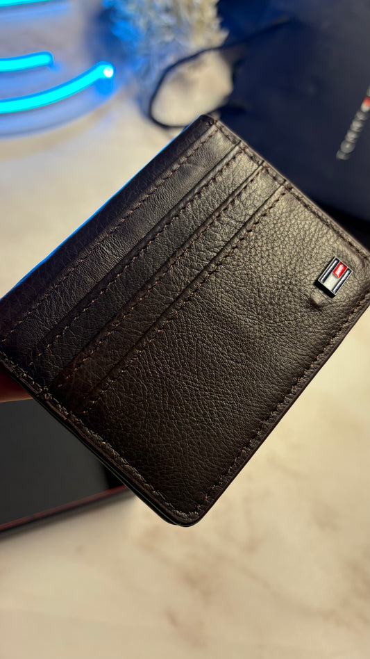 Tommy Hilfiger Men’s Bifold Cardholder - Magnetic Closure - Brown