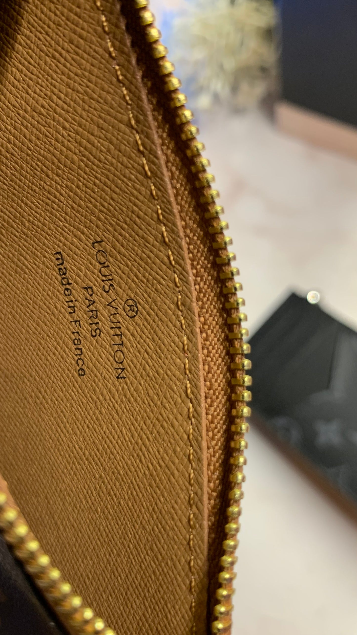 Louis Vuitton Cardholder with zipper - Brown