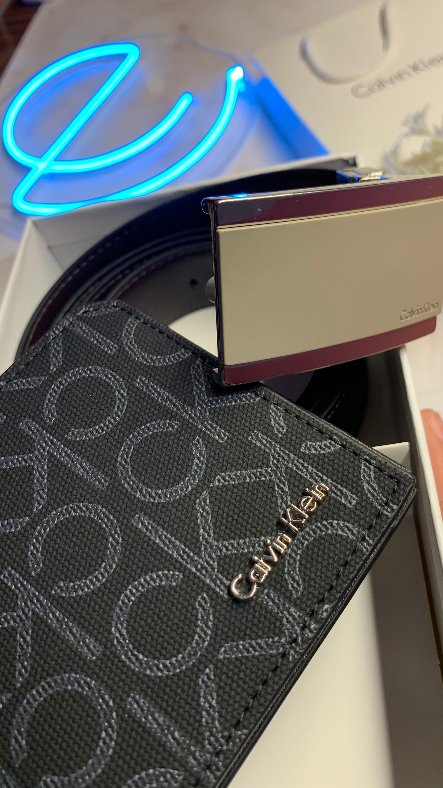 Calvin Klein wallet & Double face belt set