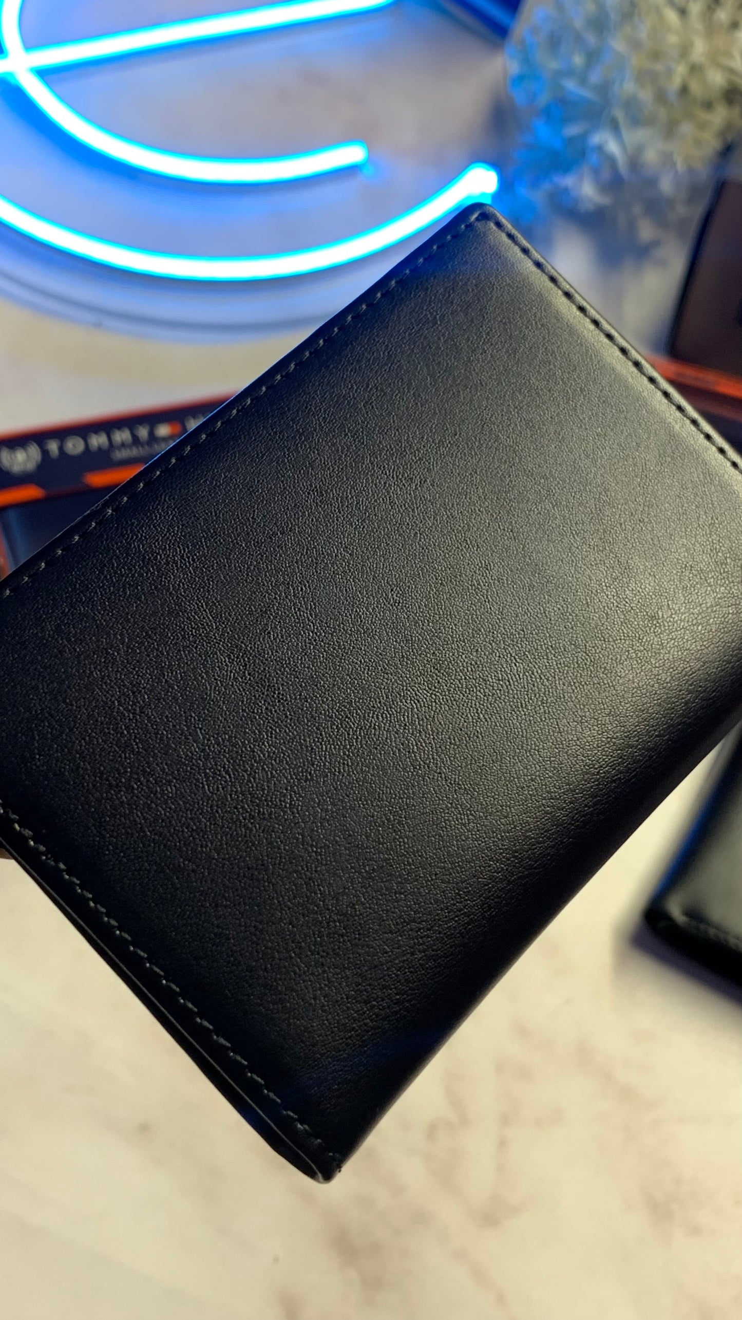 Tommy Hilfiger Slim Bifold Wallet