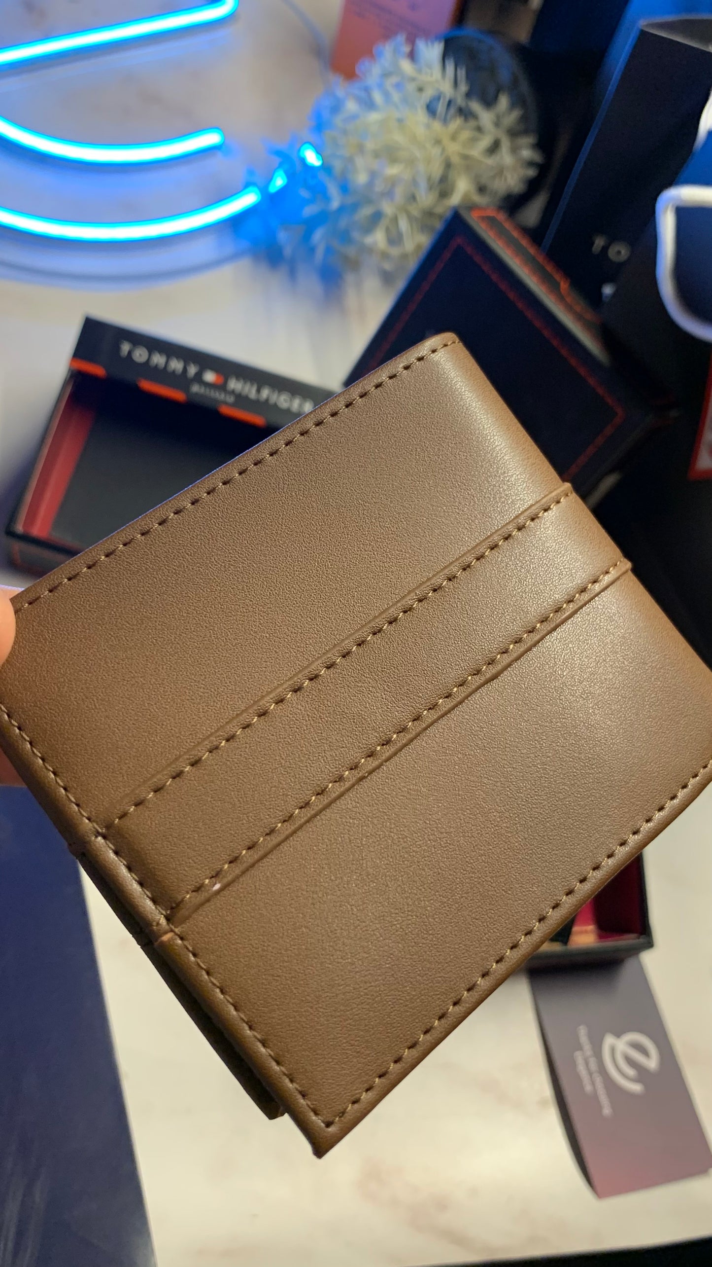 Tommy Hilfiger Wallet - Brown