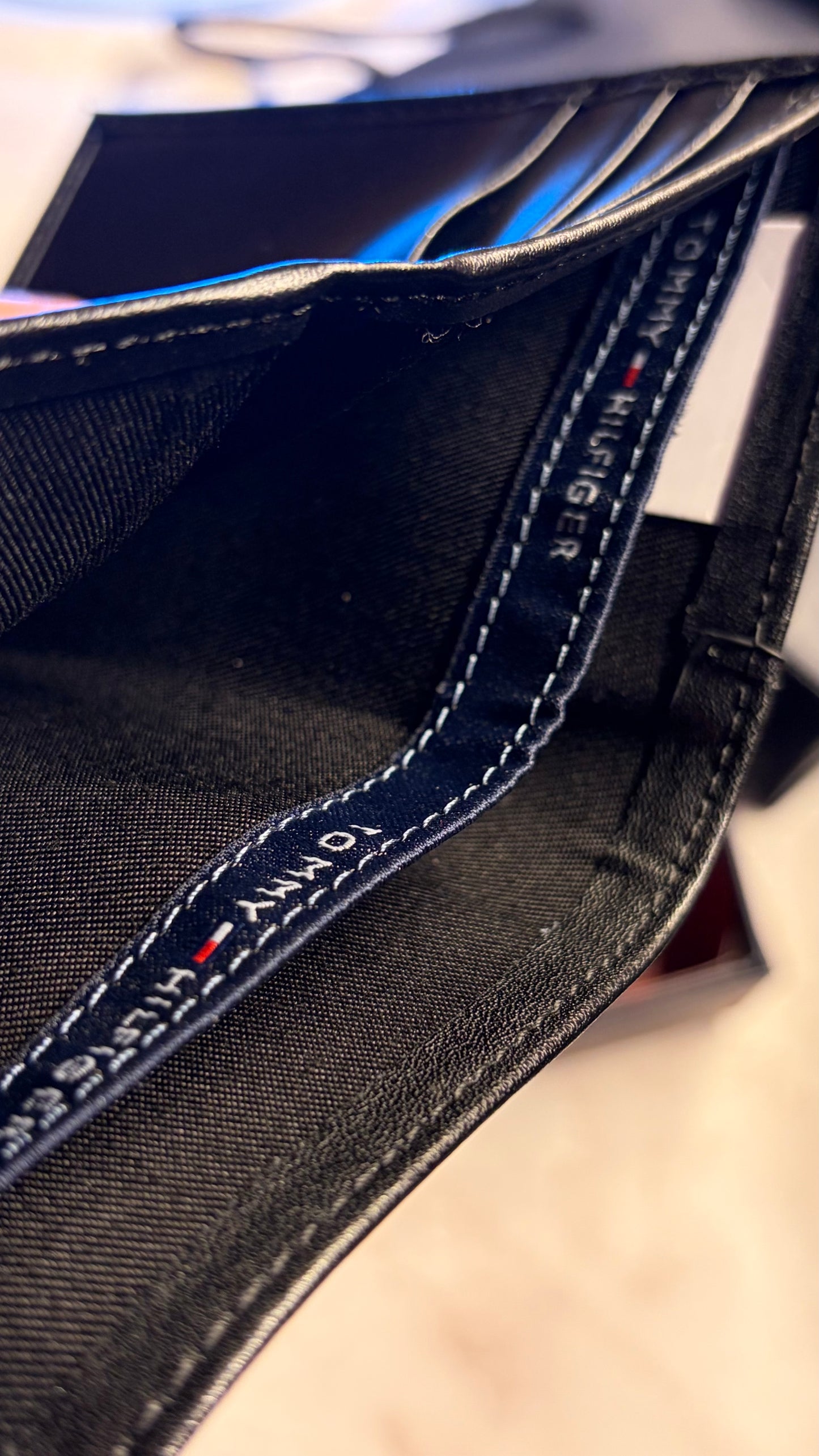Tommy Hilfiger Trifold Wallet
