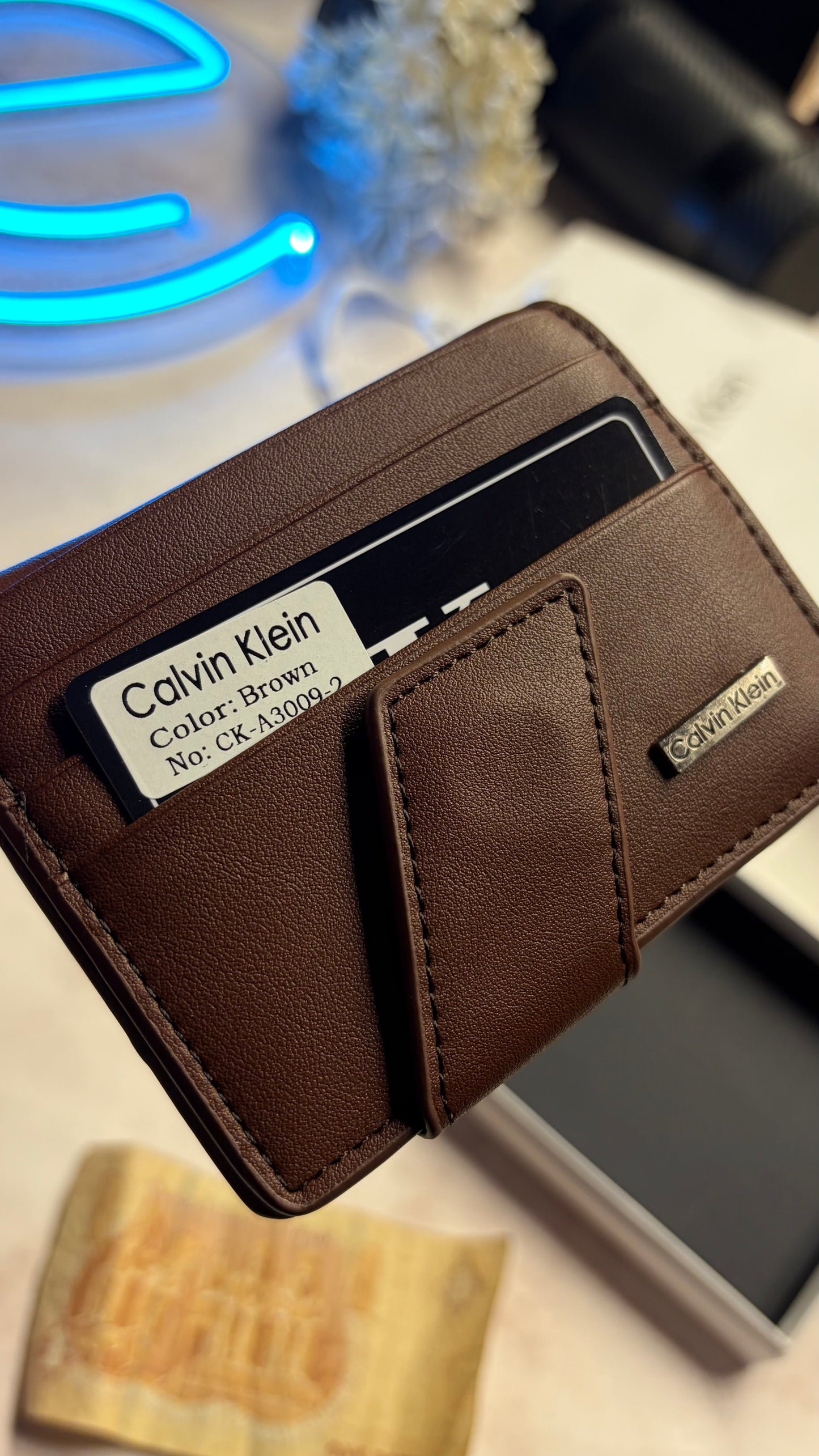 Calvin Klein Men’s Bifold Cardholder - Magnetic Closure - Brown