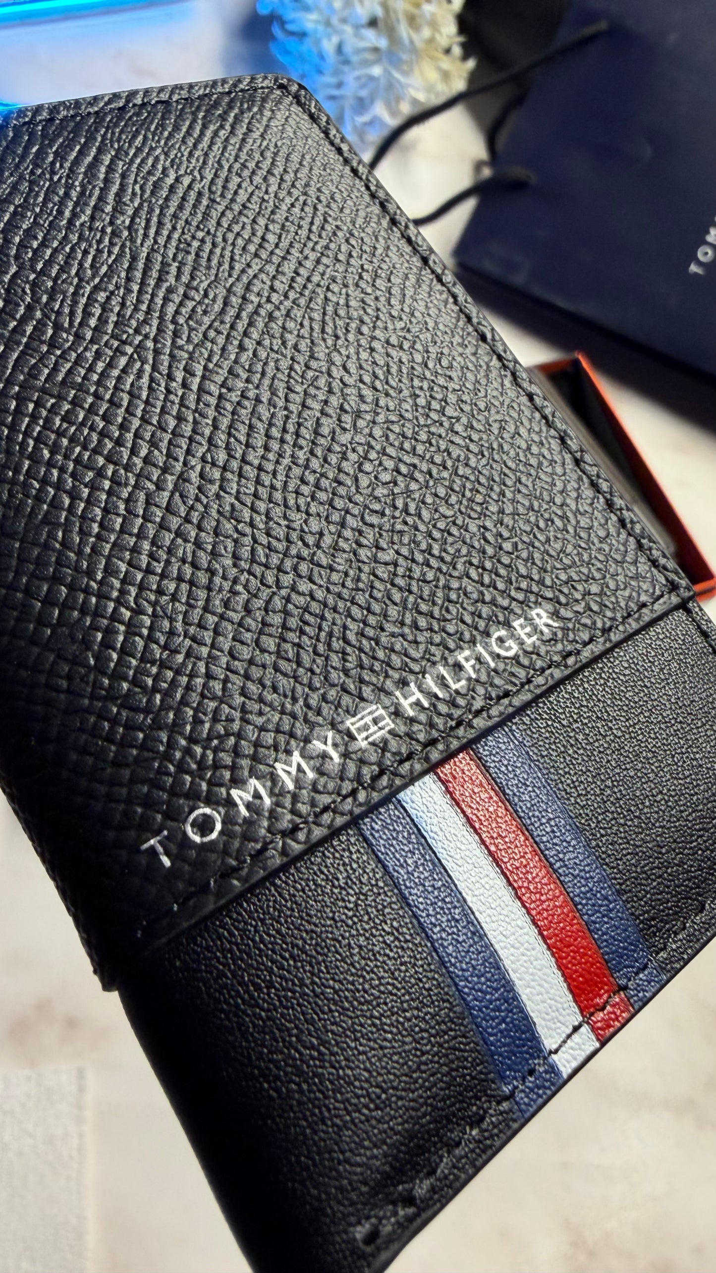 Tommy Hilfiger Men’s Trifold Wallet - Magnetic Closure | RFID Protection