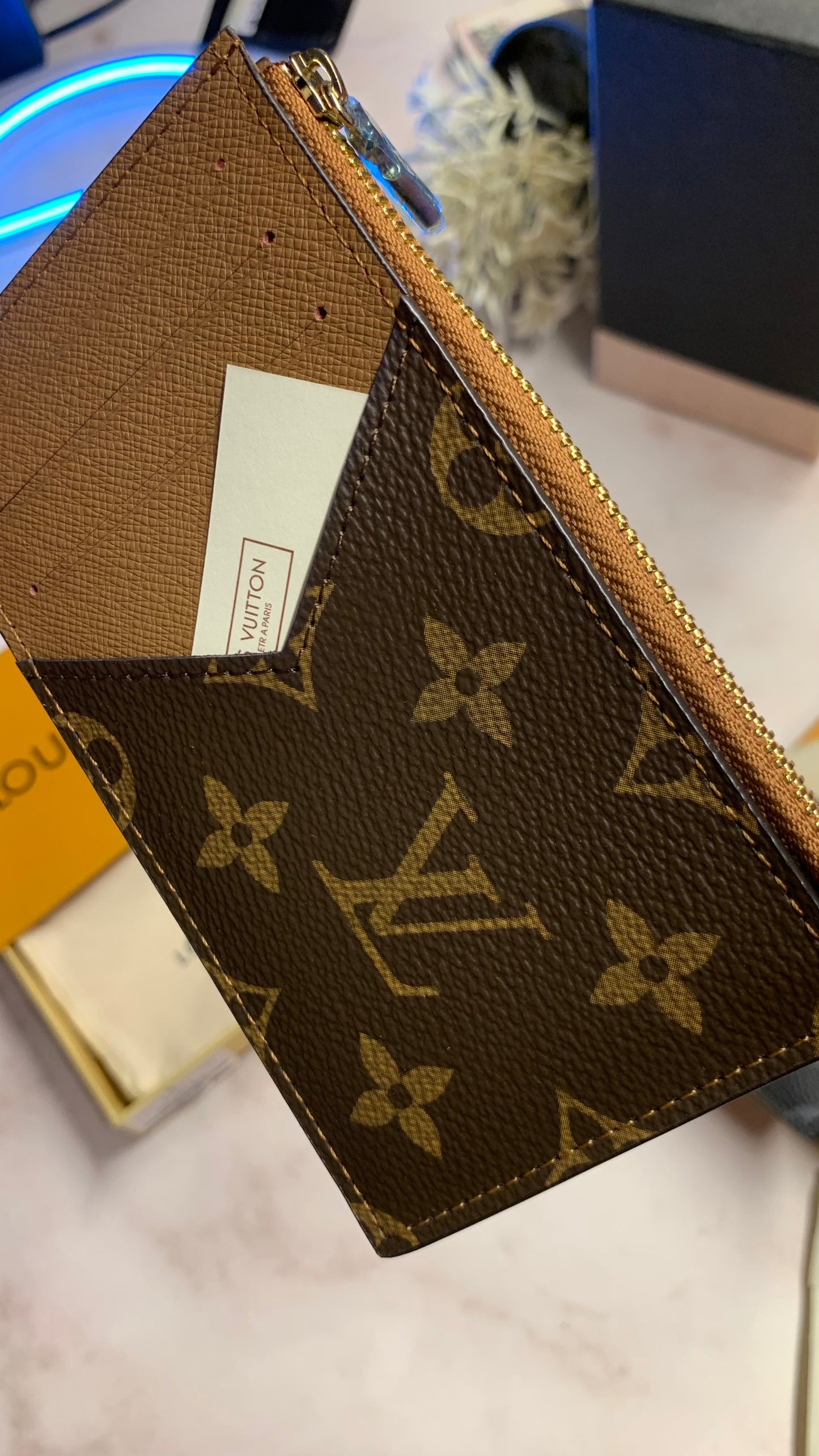 Louis Vuitton Cardholder with zipper - Brown