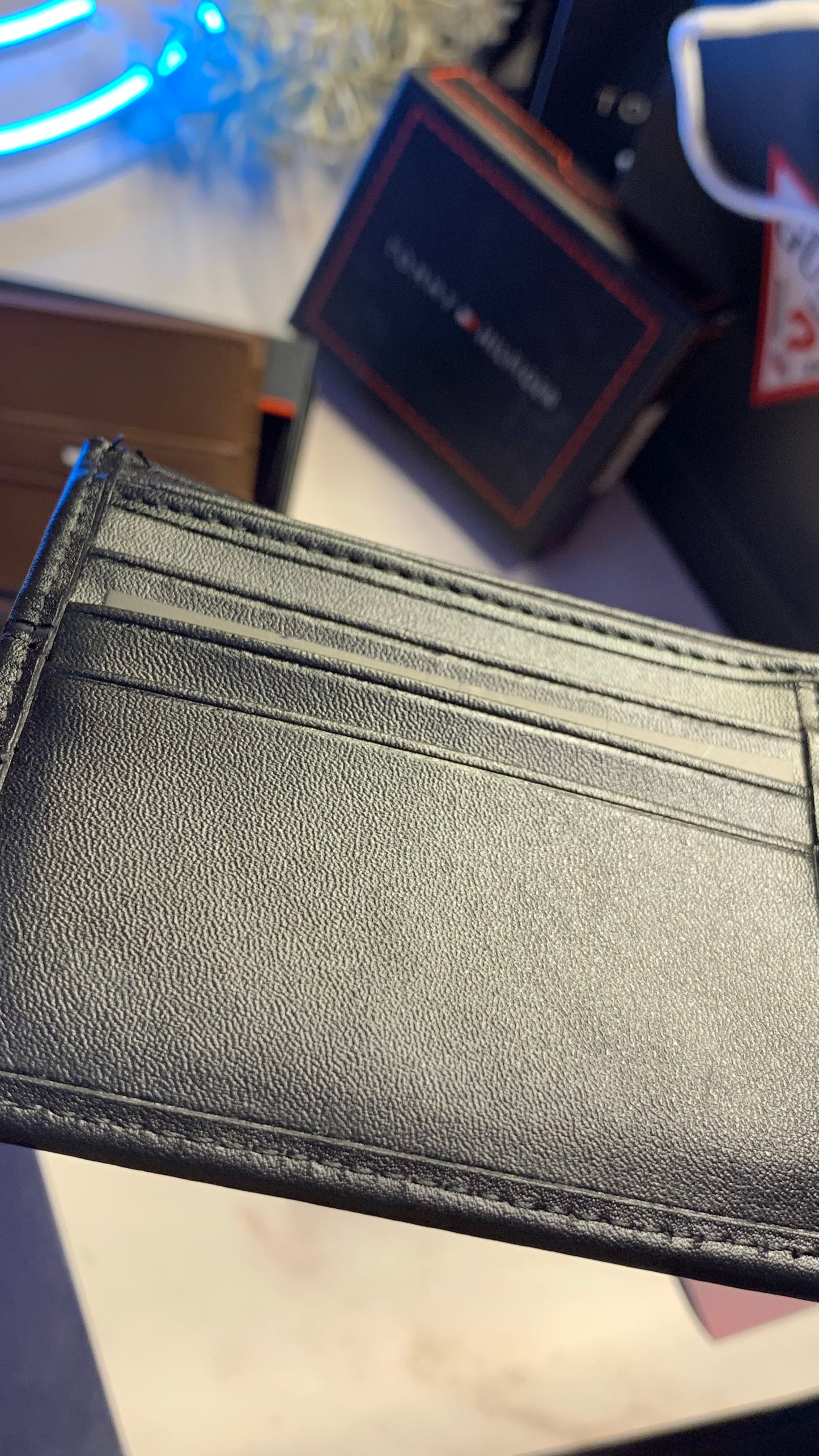 Tommy Hilfiger Wallet - Black