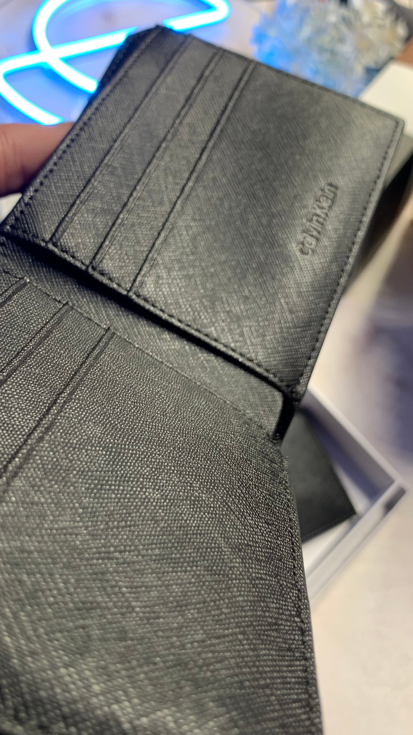 Calvin Klein Basic Wallet With ID Holder - Black