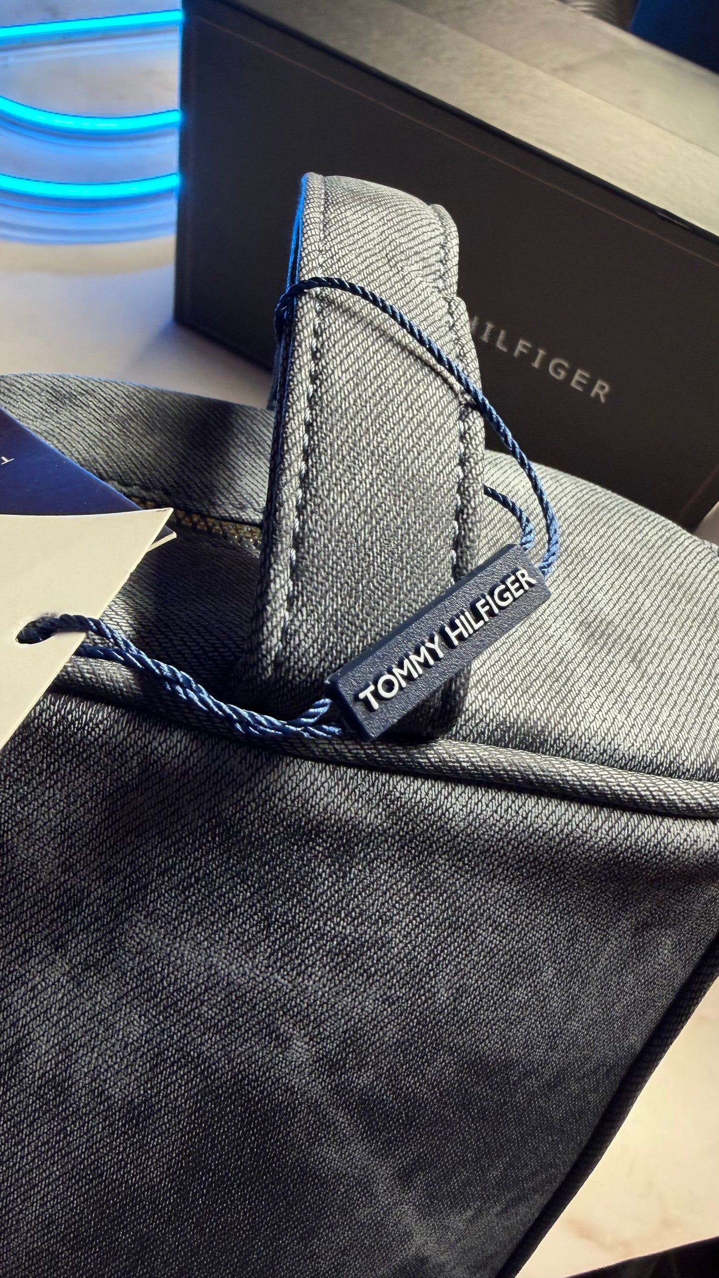 Tommy Hilfiger Handbag With Box - charcoal Grey