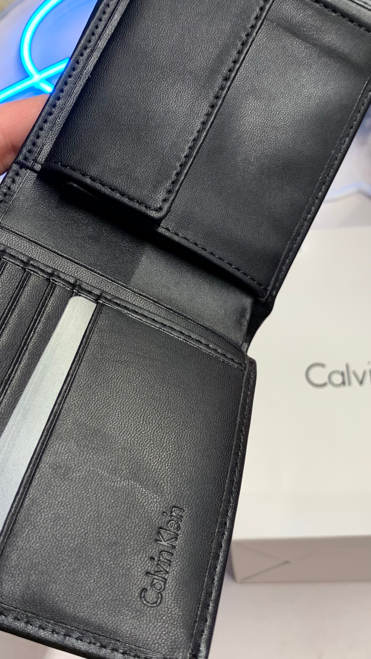 Calvin Klein Basic Bifold Wallet