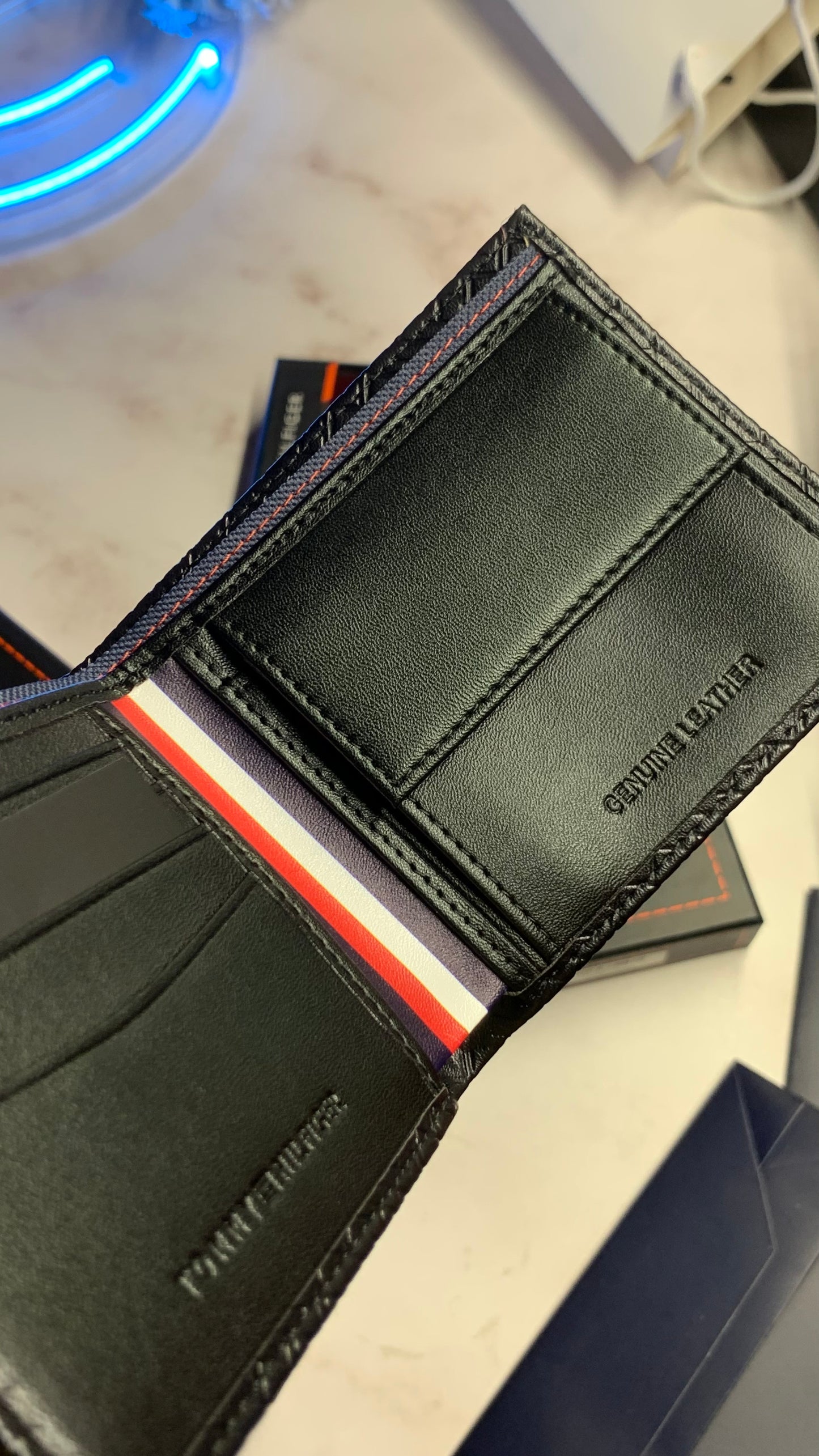 Tommy Hilfiger Wallet - Multi-Inclined Logos Pattern