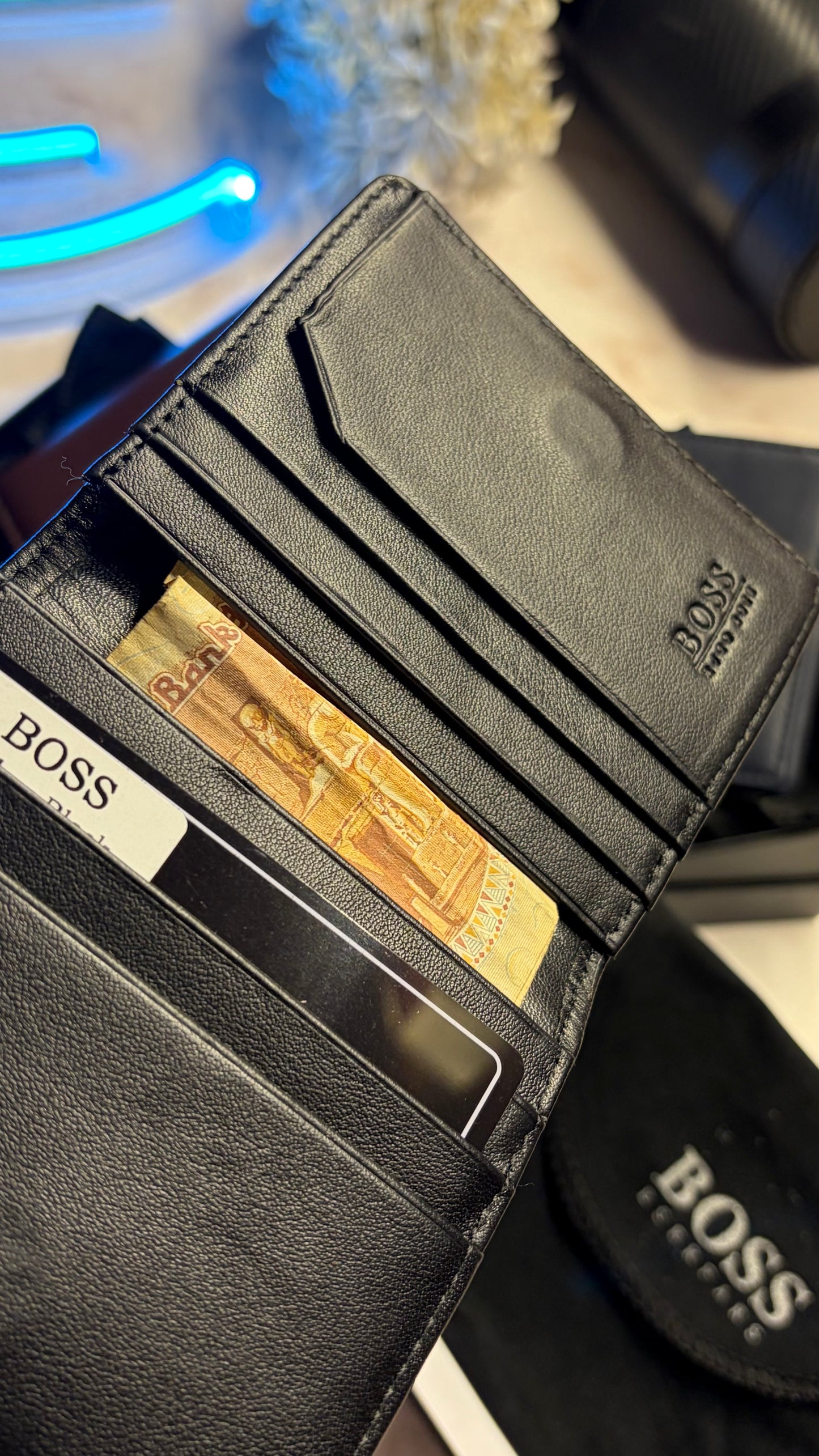 Boss Men’s Bifold Slim Wallet - Magnetic Closure
