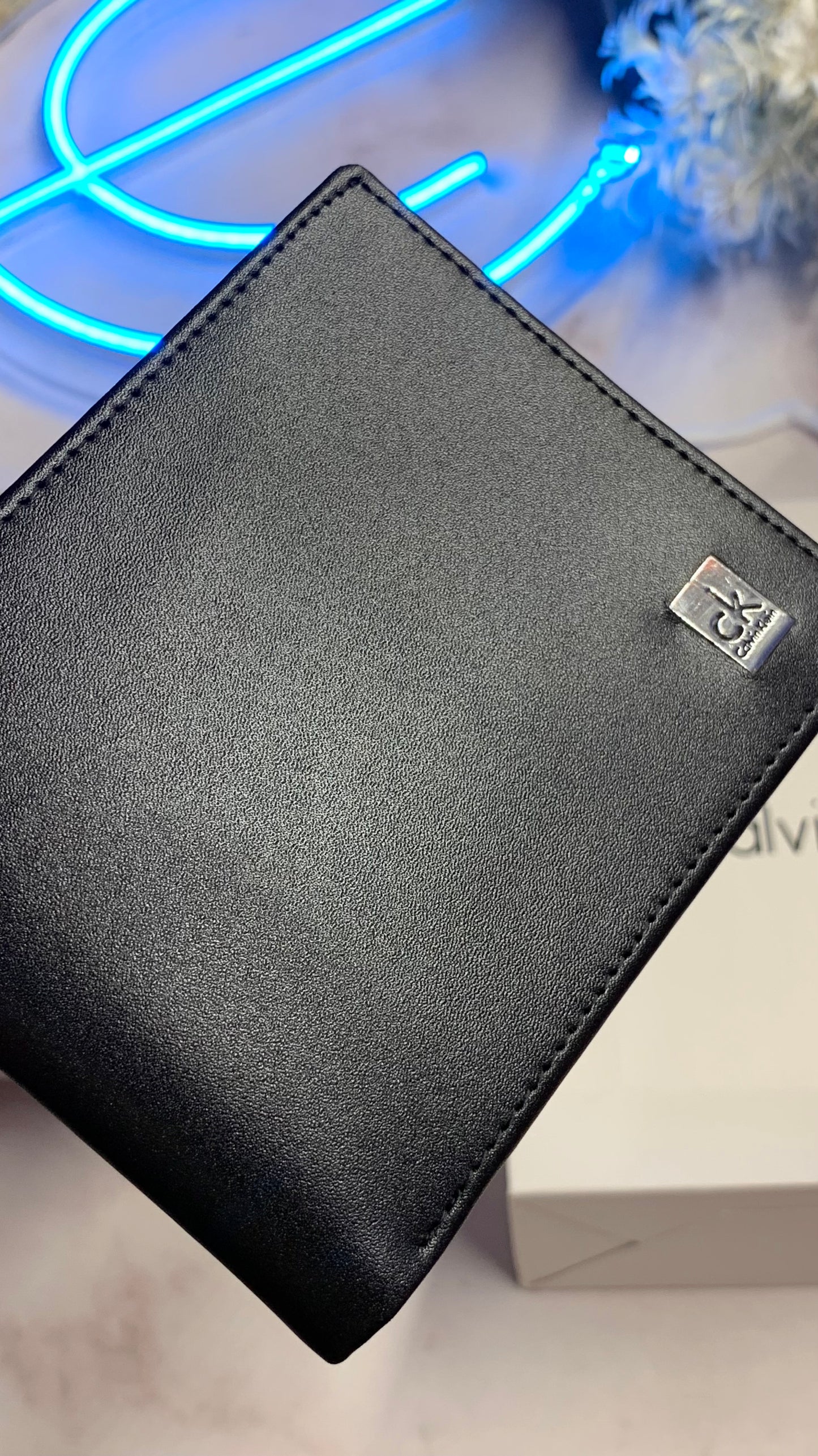 Calvin Klein Basic Bifold Wallet