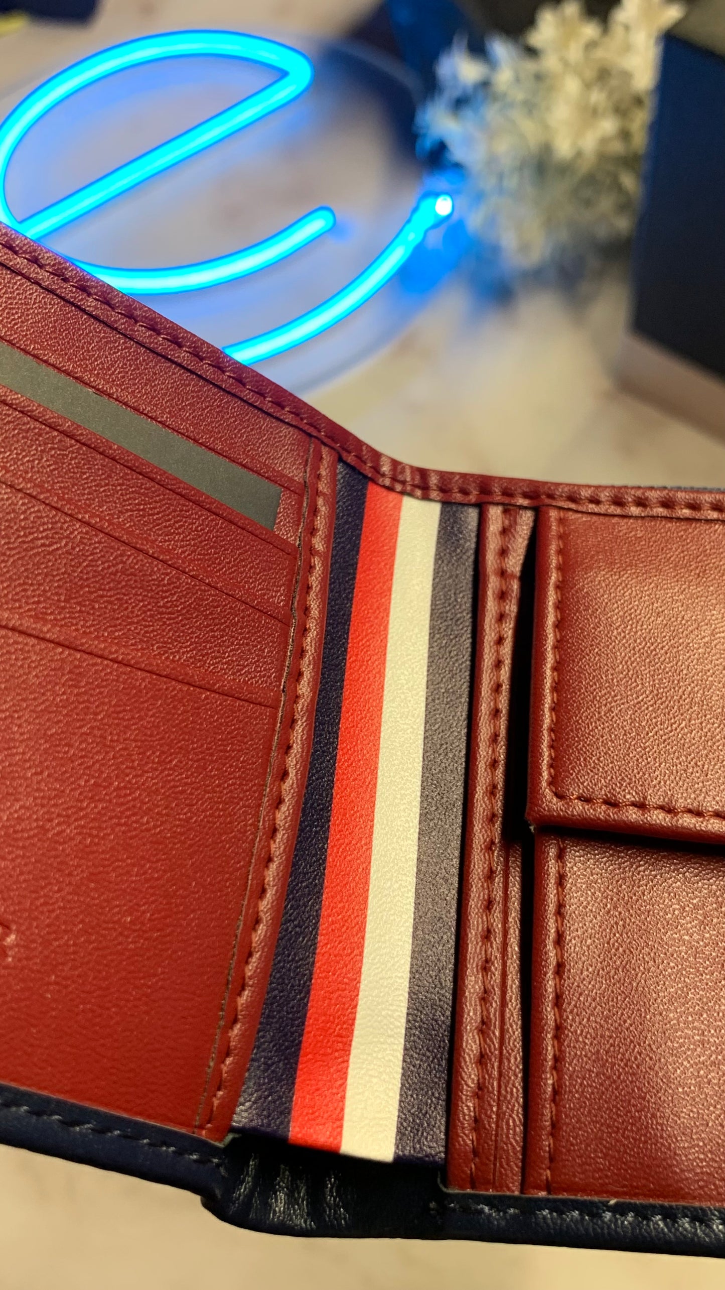 Tommy Hilfiger Bifold Wallet - TH pattern - Blue