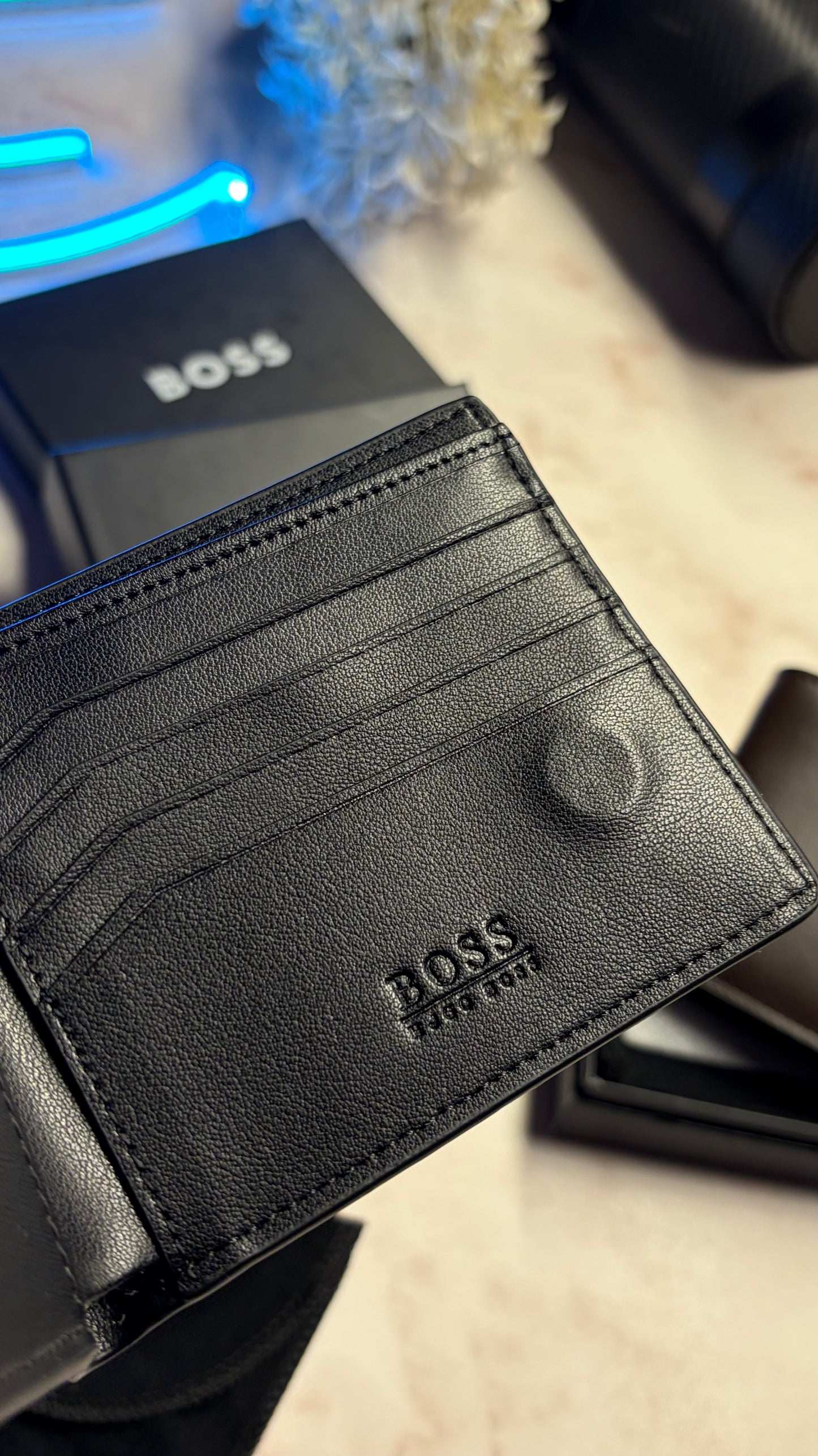 Boss Men’s Bifold Wallet - Magnetic Closure