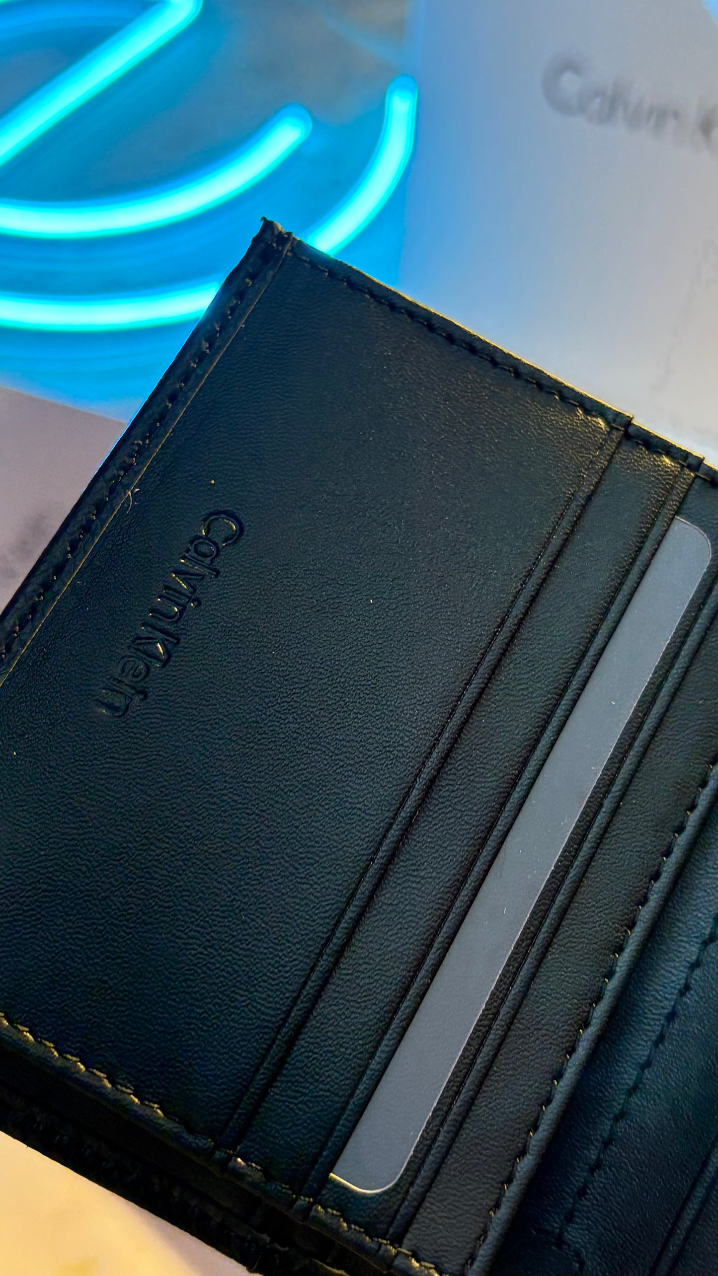 Calvin Klein Slim Bifold Wallet – Black Dual Texture