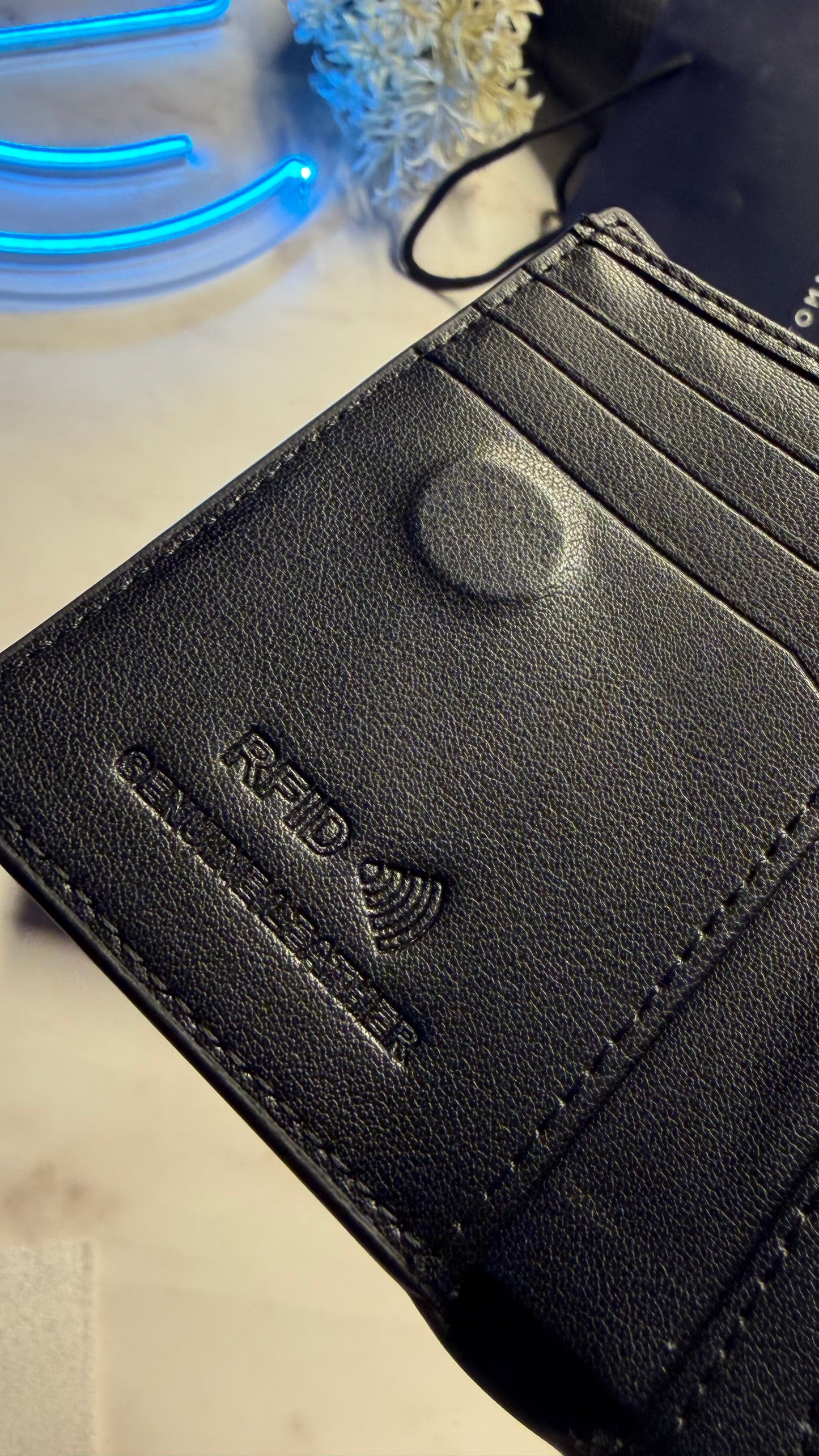 Tommy Hilfiger Men’s Trifold Wallet - Magnetic Closure | RFID Protection