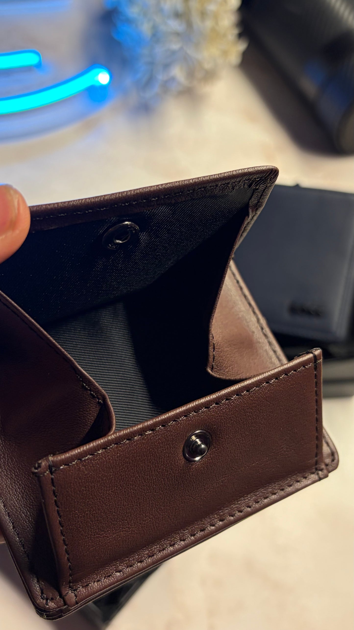 Boss Men’s Bifold Slim Wallet - Magnetic Closure - Brown