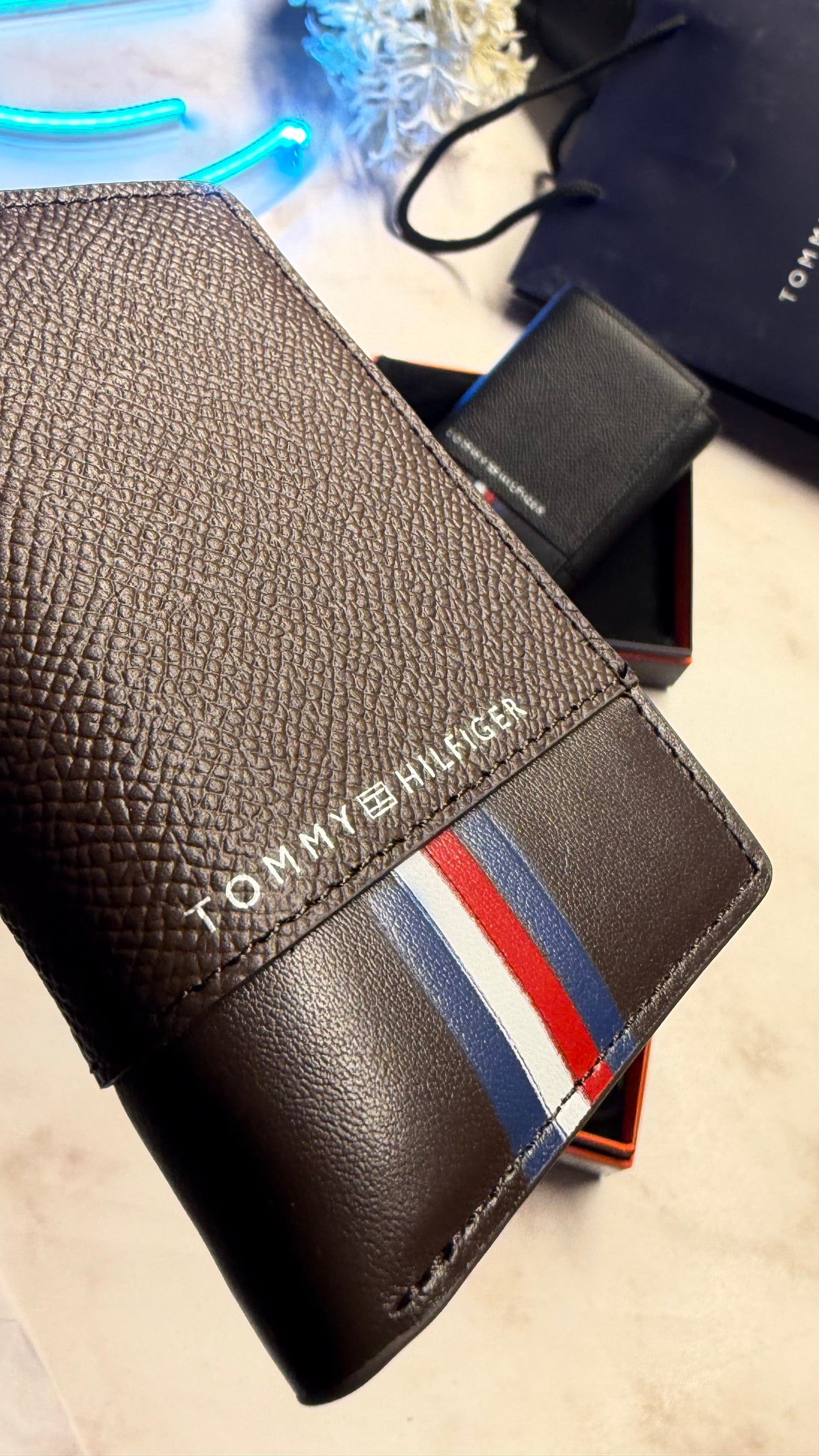 Tommy Hilfiger Men’s Trifold Wallet - Magnetic Closure | RFID Protection - Brown