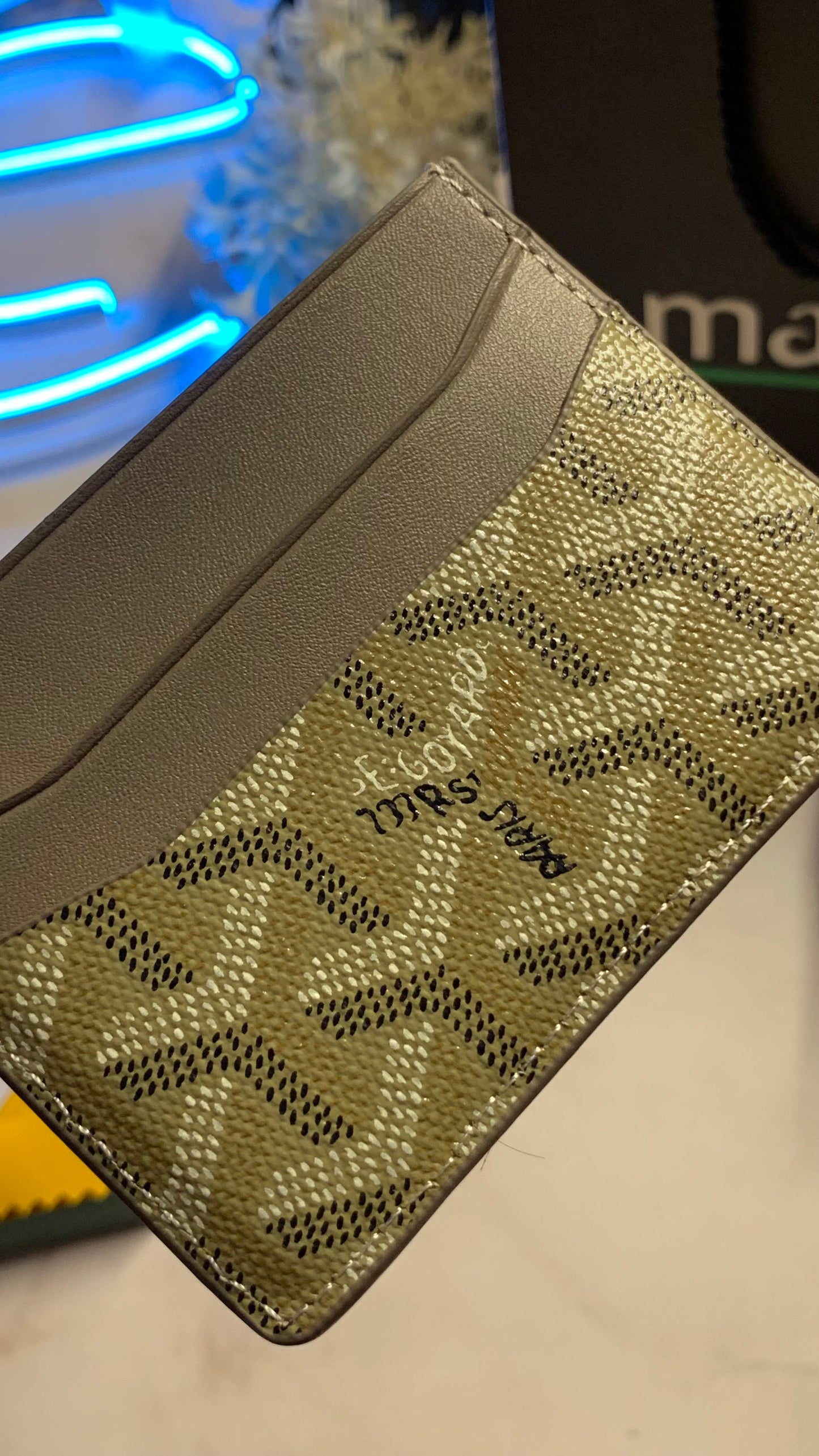Go Yard cardholder - Dark Beige