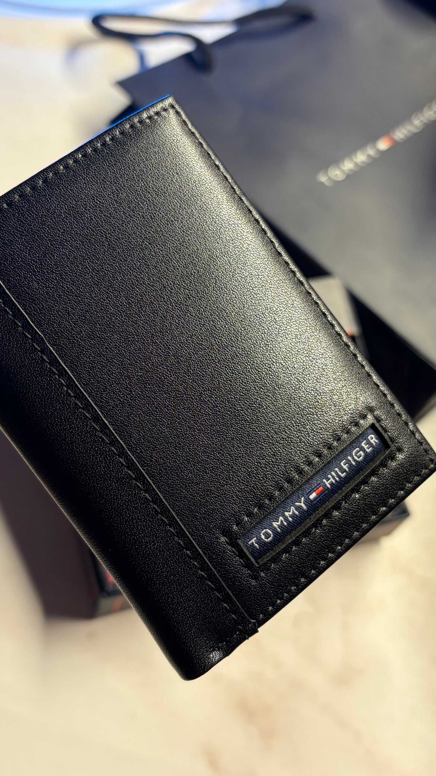 Tommy Hilfiger Trifold Wallet