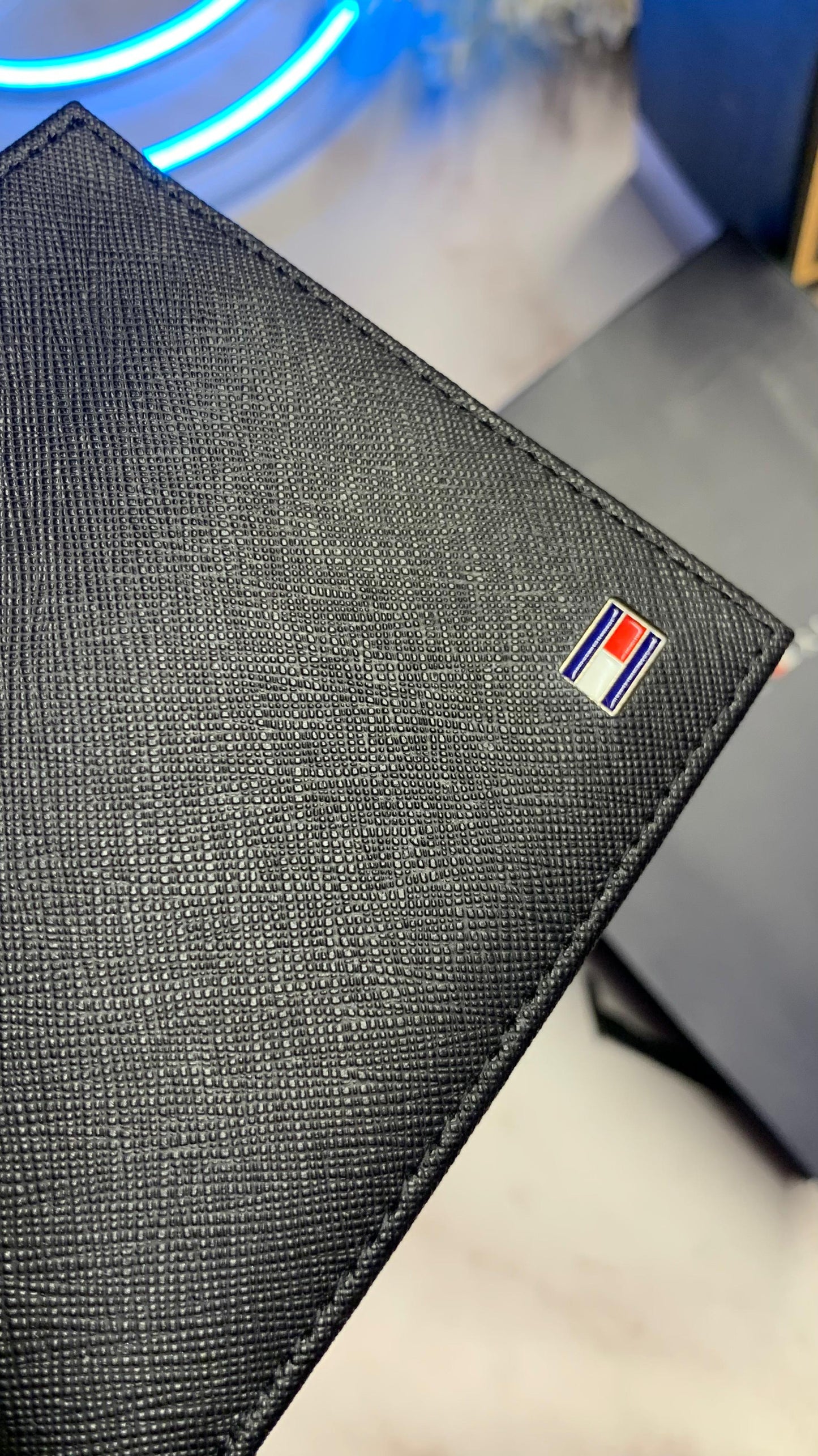 Tommy Hilfiger basic wallet with Id holder