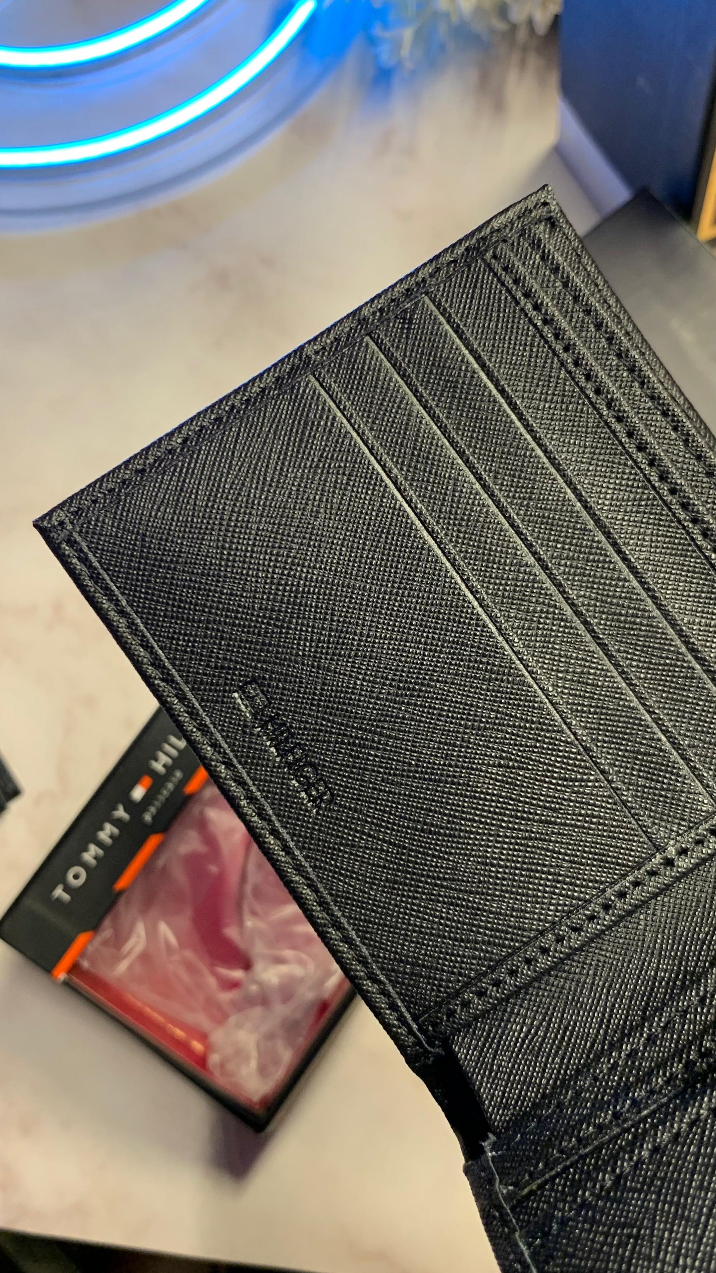 Tommy Hilfiger basic wallet with Id holder