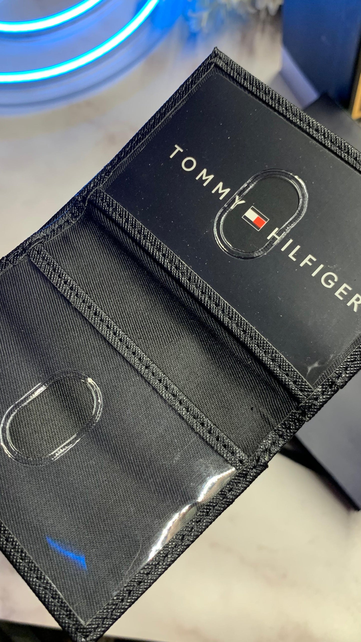 Tommy Hilfiger basic wallet with Id holder