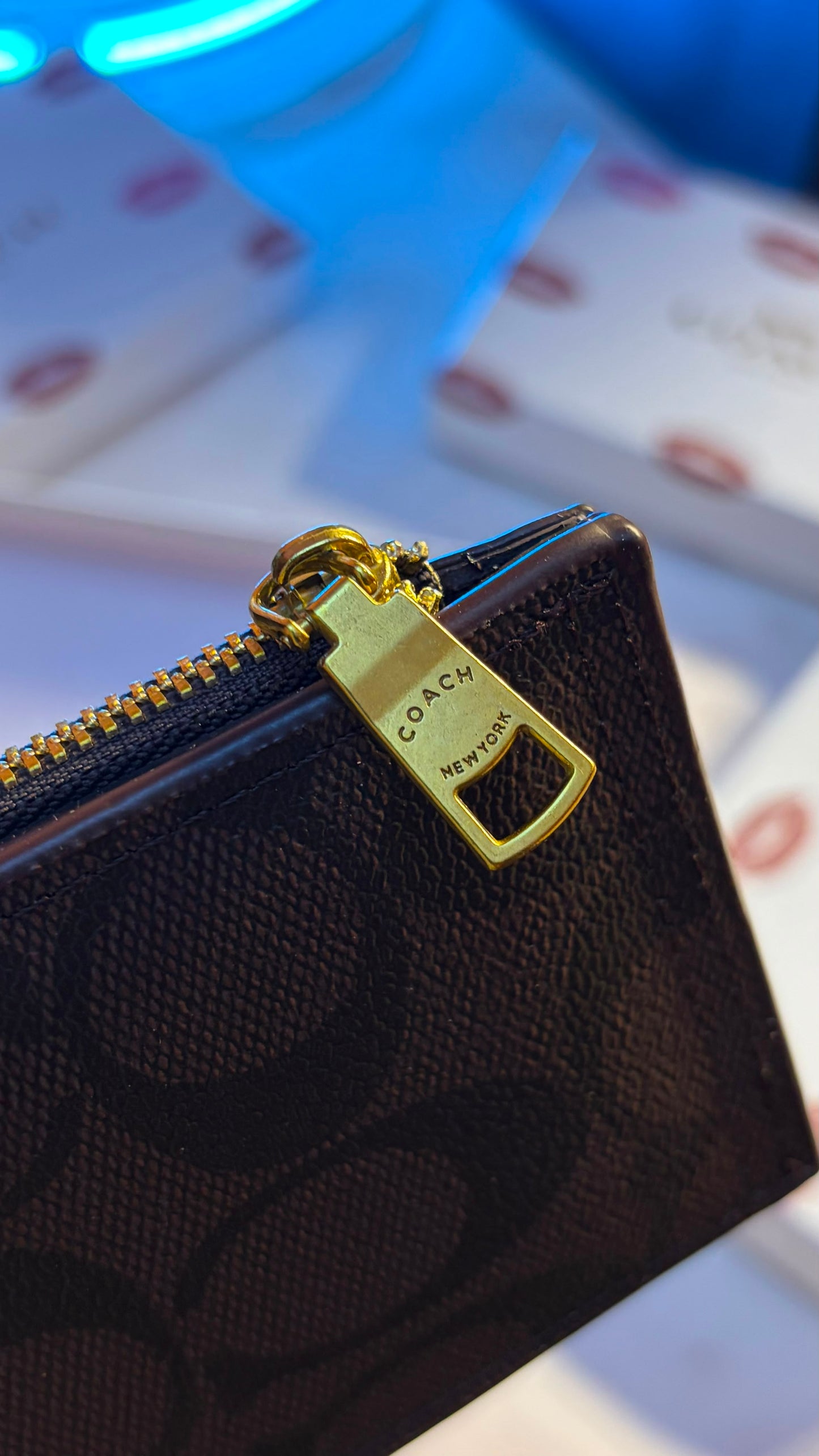 New York Zip Card Case - Dark Brown