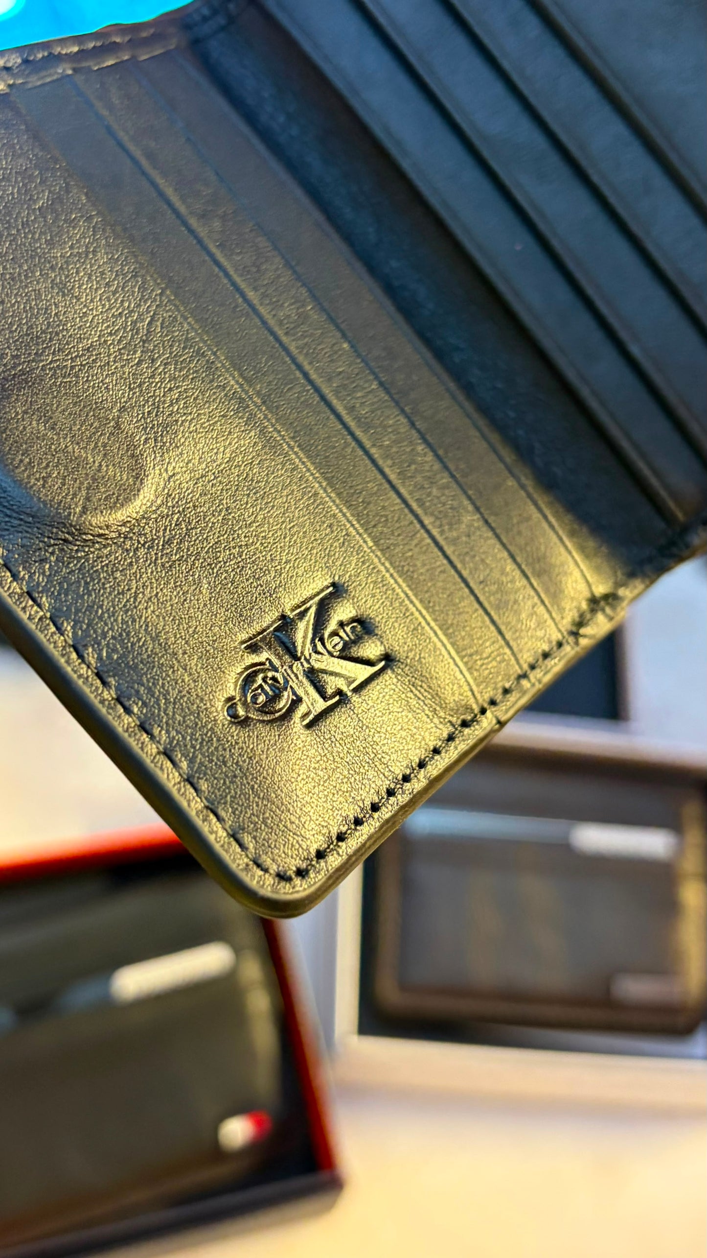 Calvin Klein Men’s Bifold Cardholder With Box - Magnetic Closure