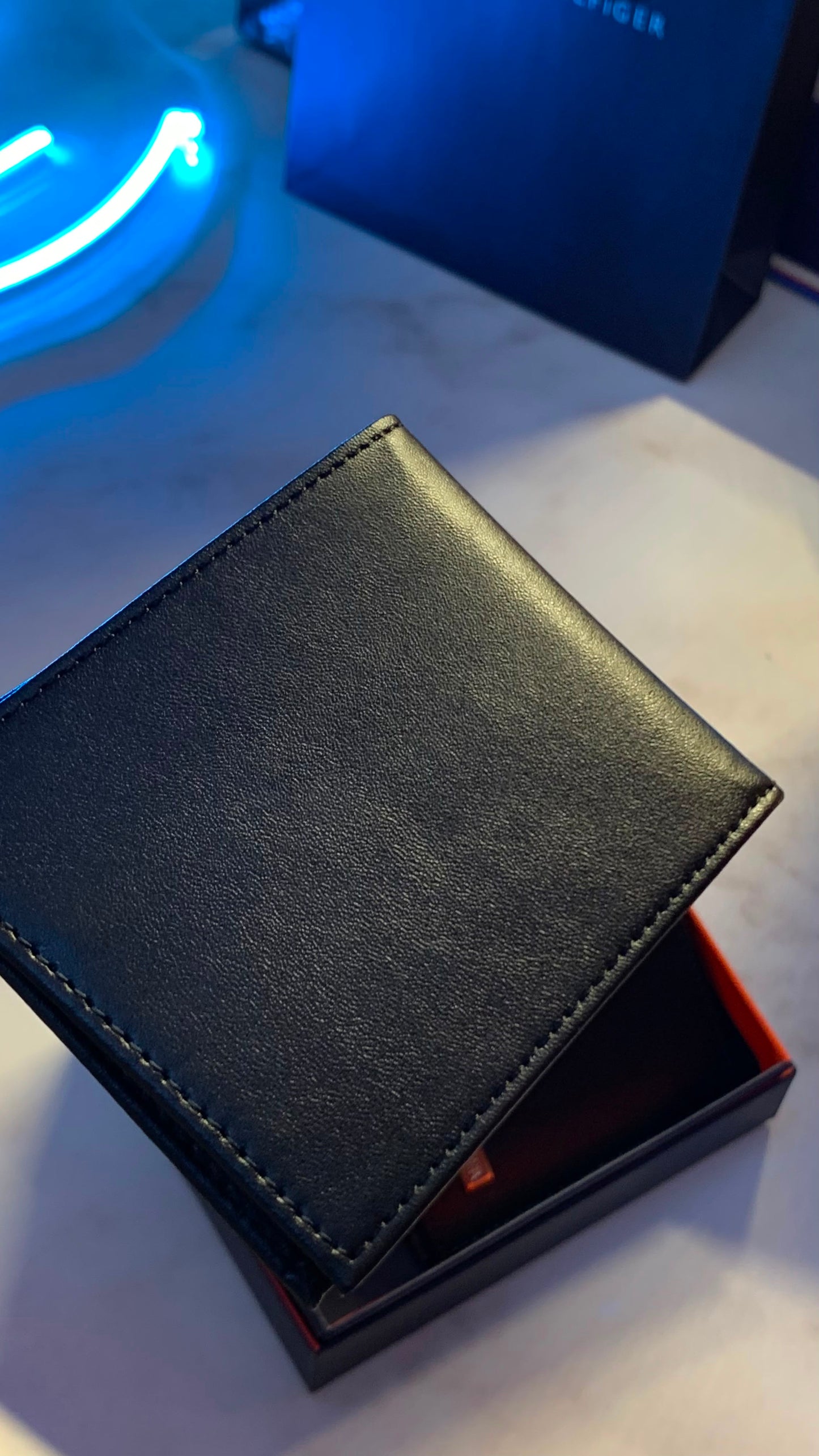 Tommy Hilfiger Basic Wallet & Cardholder - Black