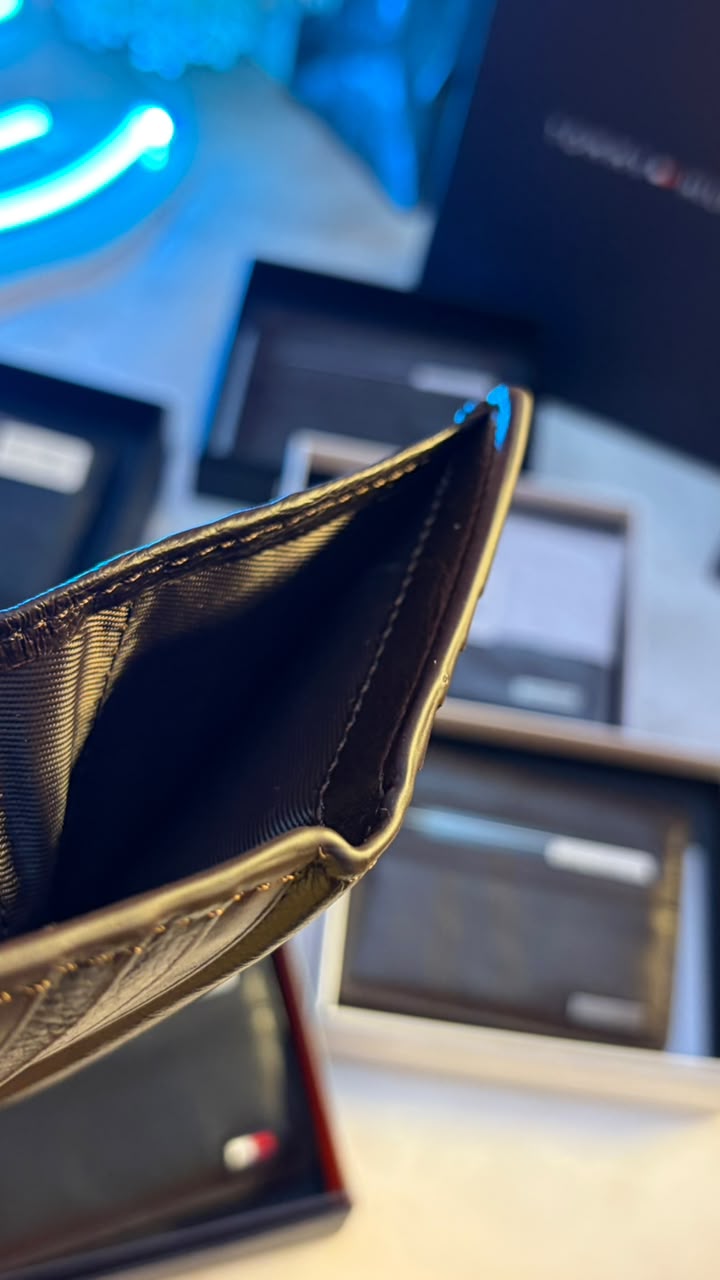 Calvin Klein Men’s Bifold Cardholder With Box - Magnetic Closure