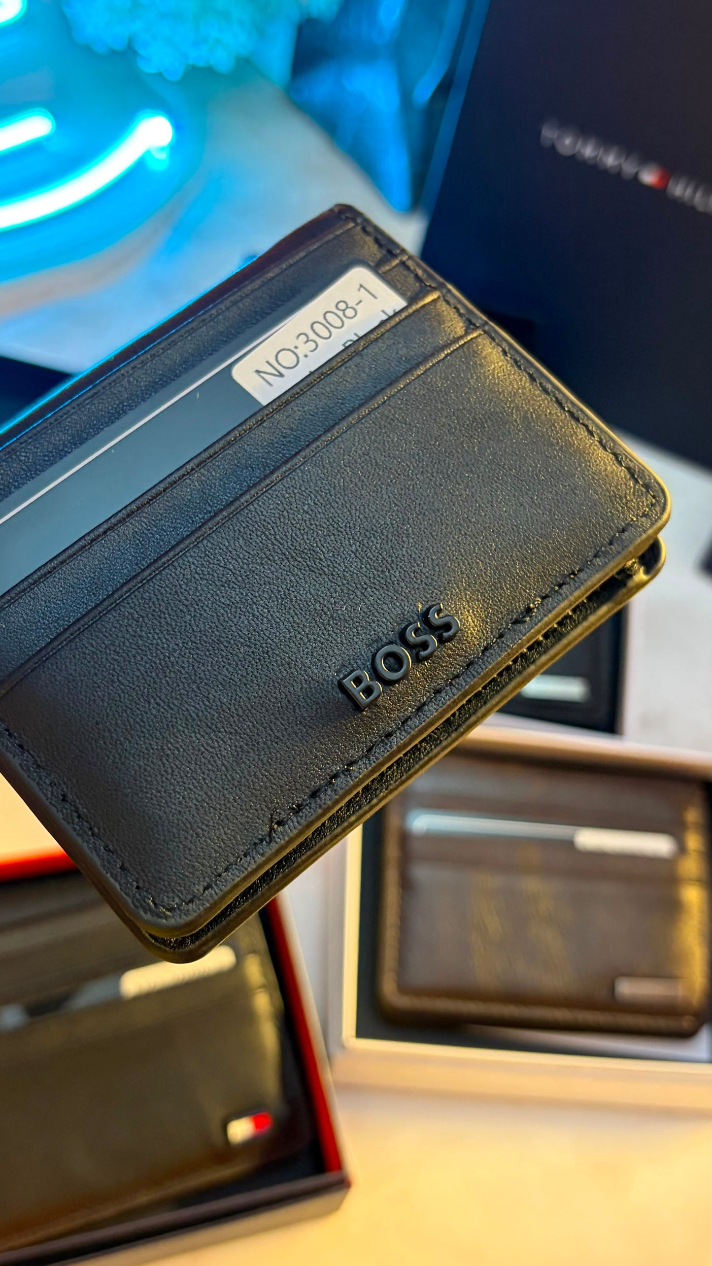 Boss Men’s Bifold Cardholder With Box - Magnetic Closure