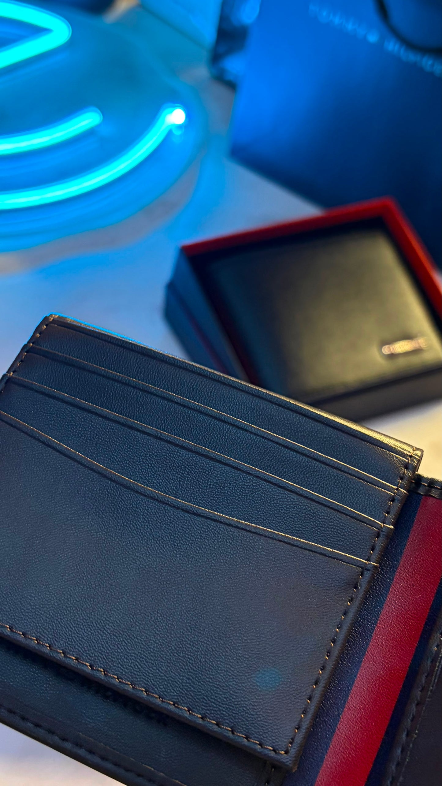 Tommy Hilfiger Basic Wallet - Dark Brown