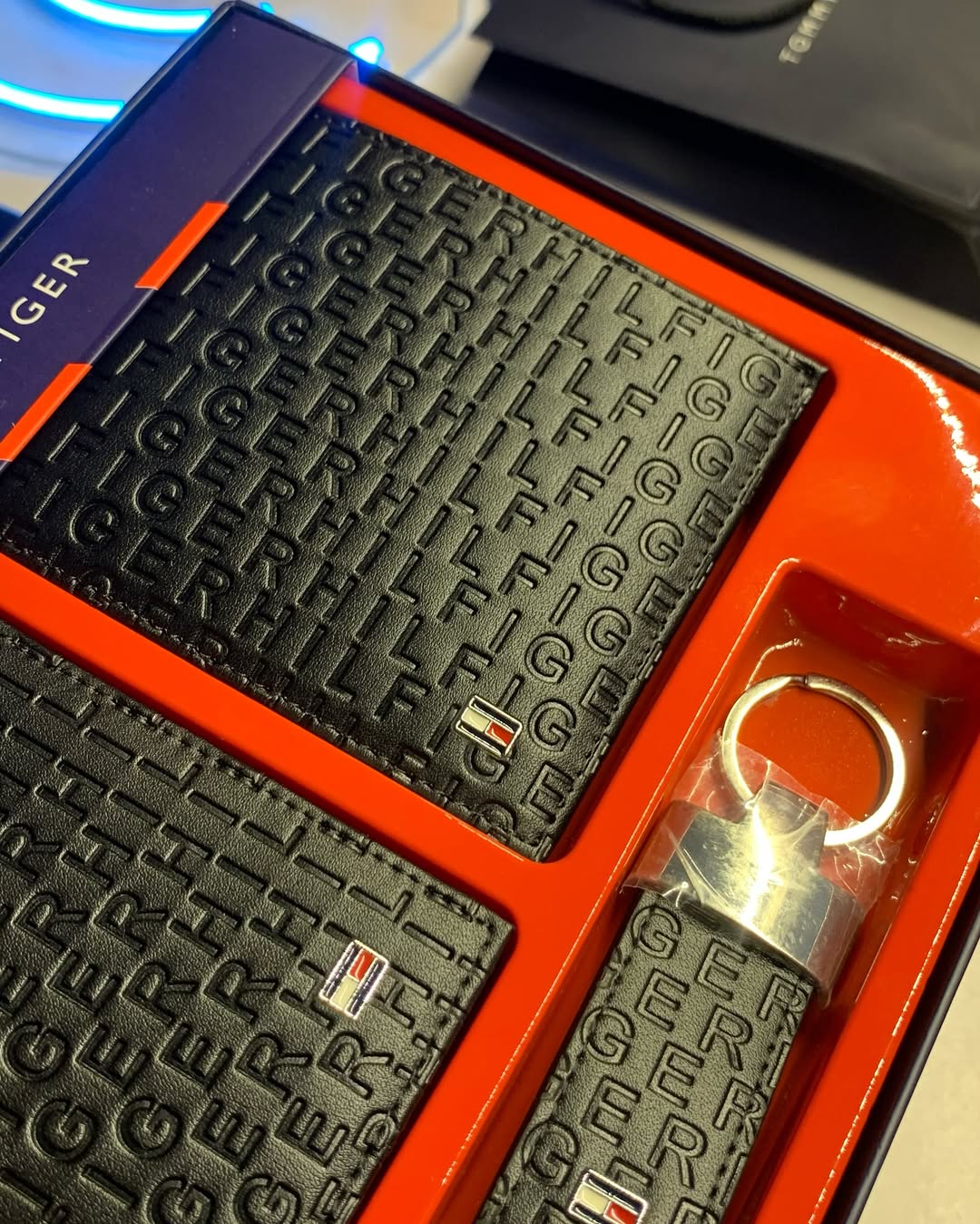 Tommy Hilfiger - Wallet, Cardholder & keychain set