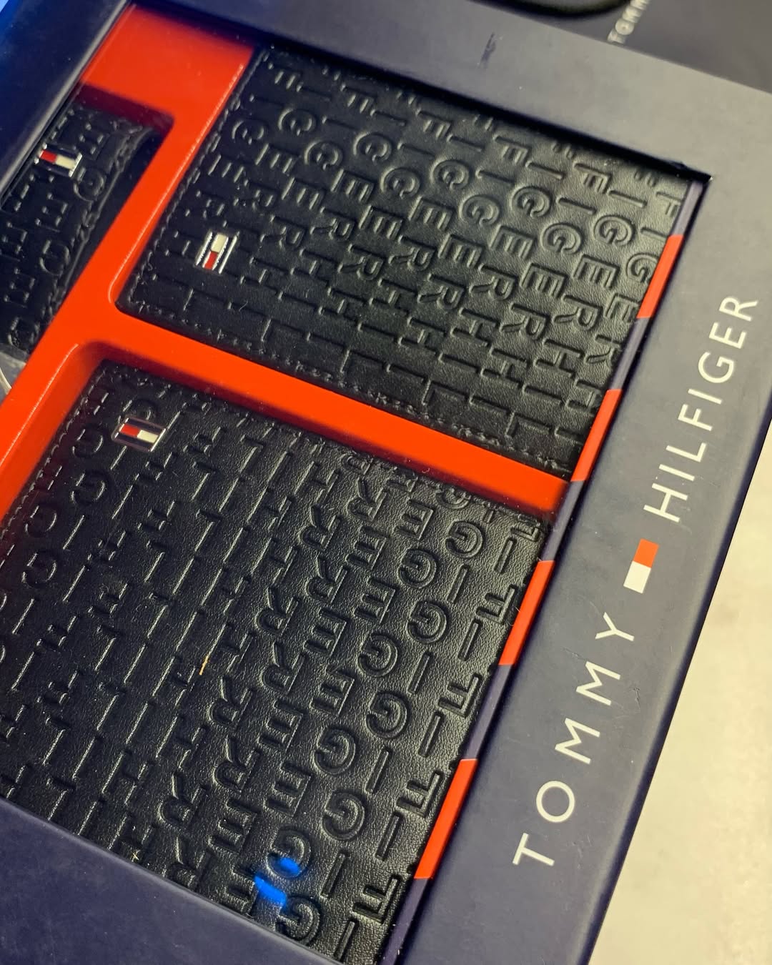 Tommy Hilfiger - Wallet, Cardholder & keychain set