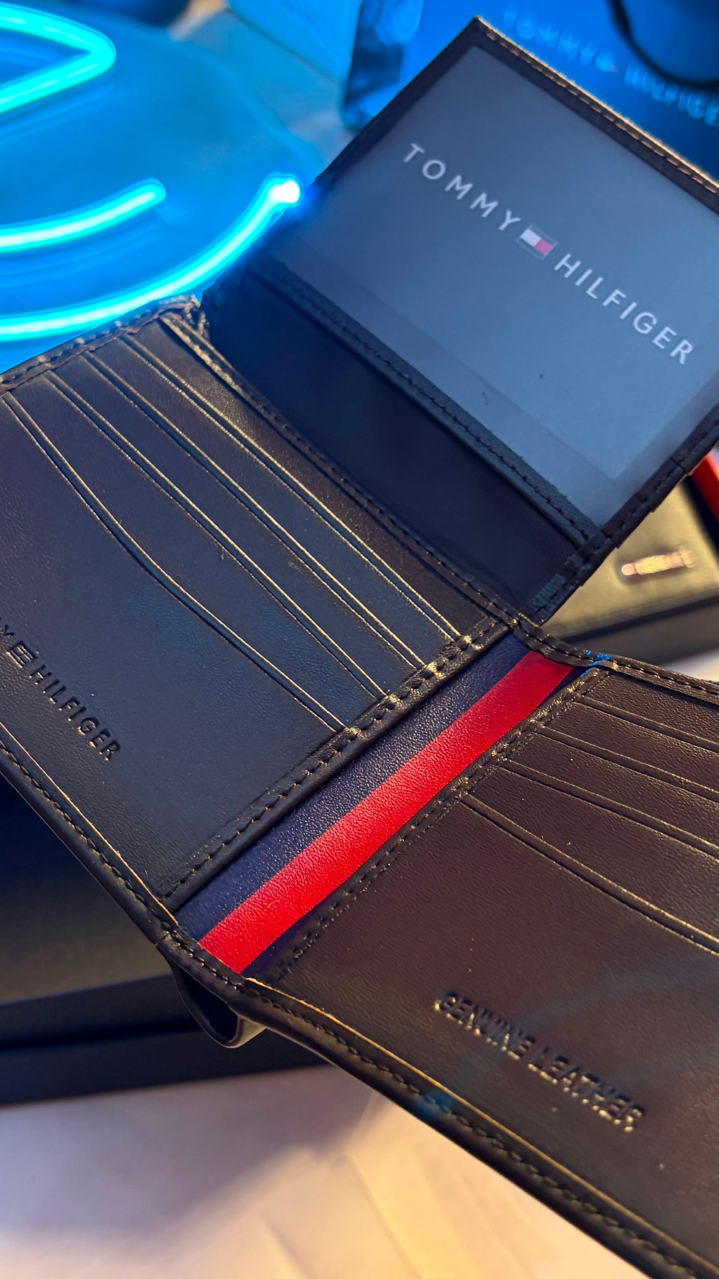 Tommy Hilfiger Basic Wallet - Dark Brown
