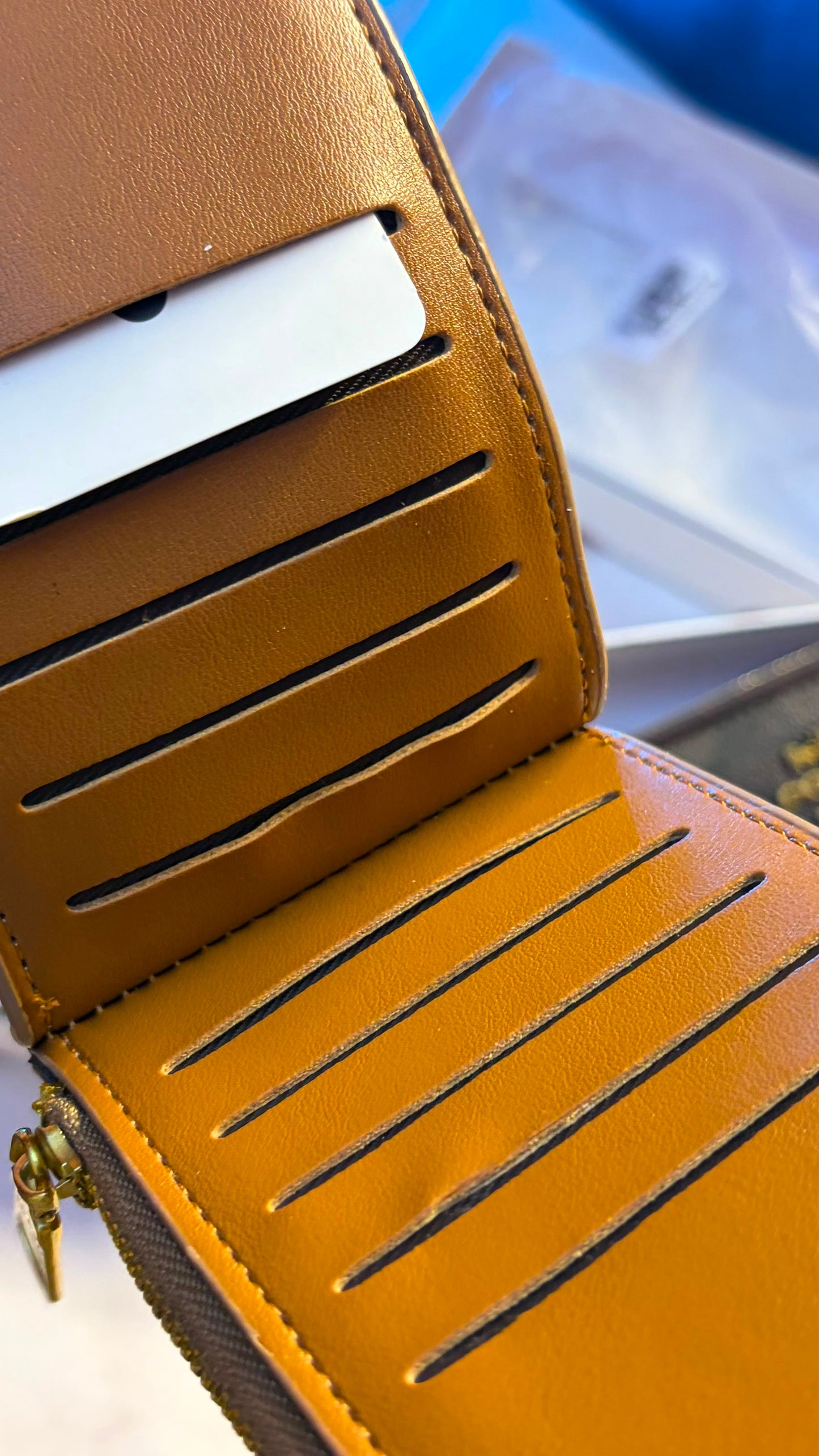 New York Zip Card Case - Light Beige & Brown