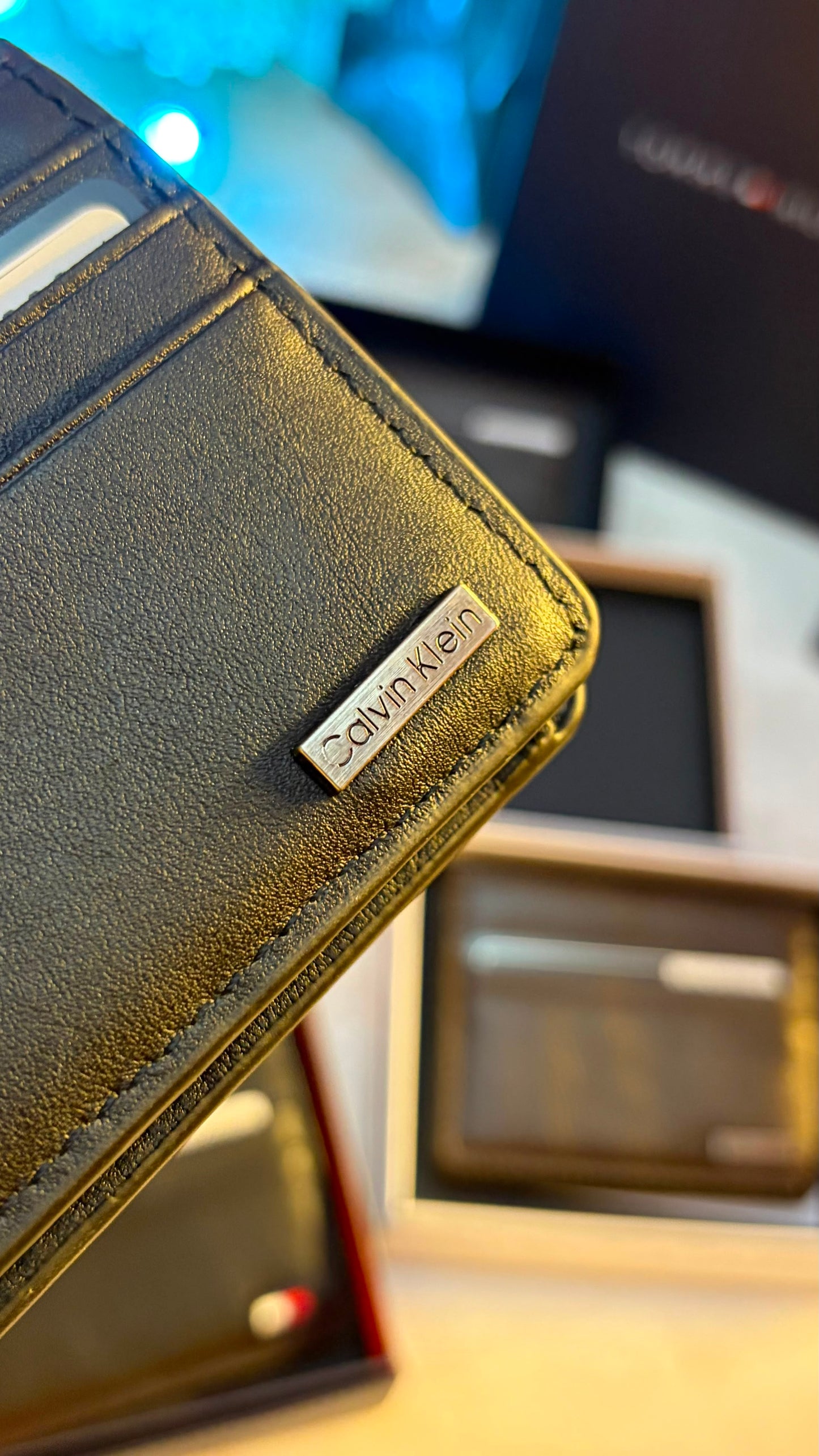 Calvin Klein Men’s Bifold Cardholder With Box - Magnetic Closure