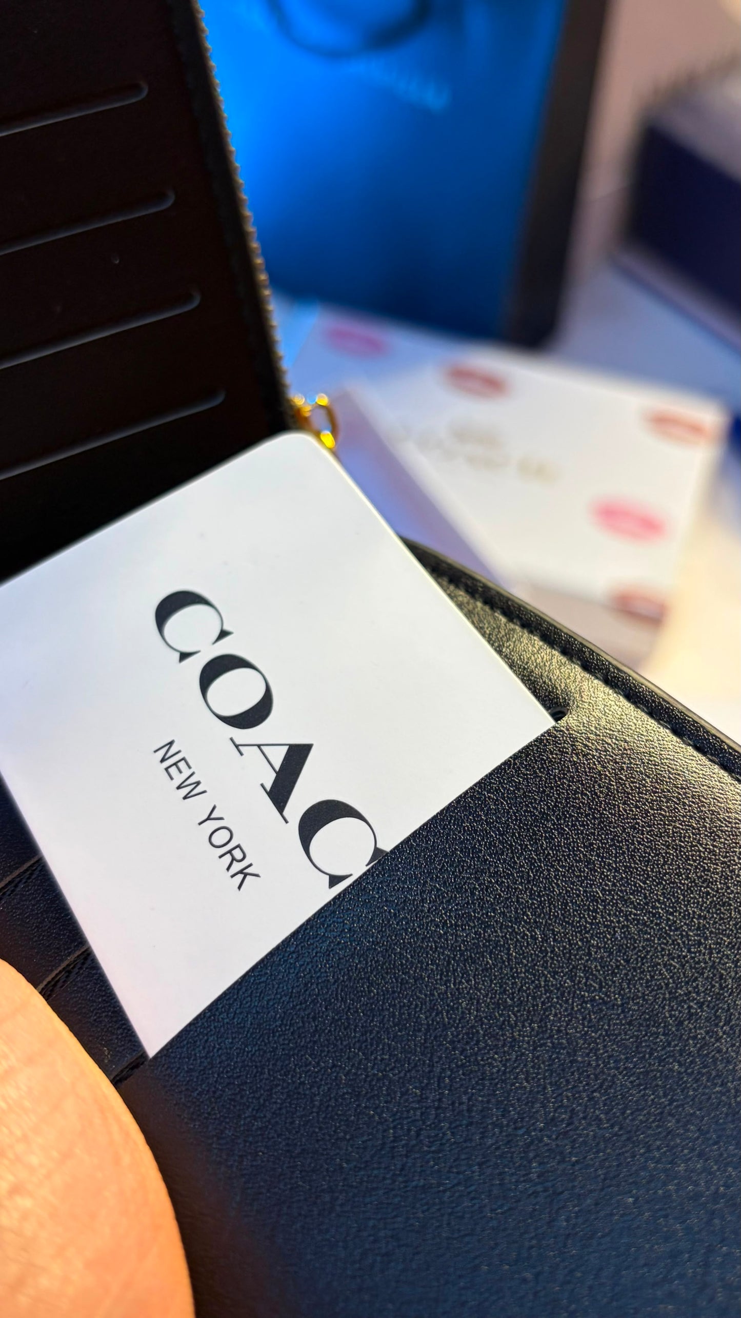 New York Zip Card Case - Black